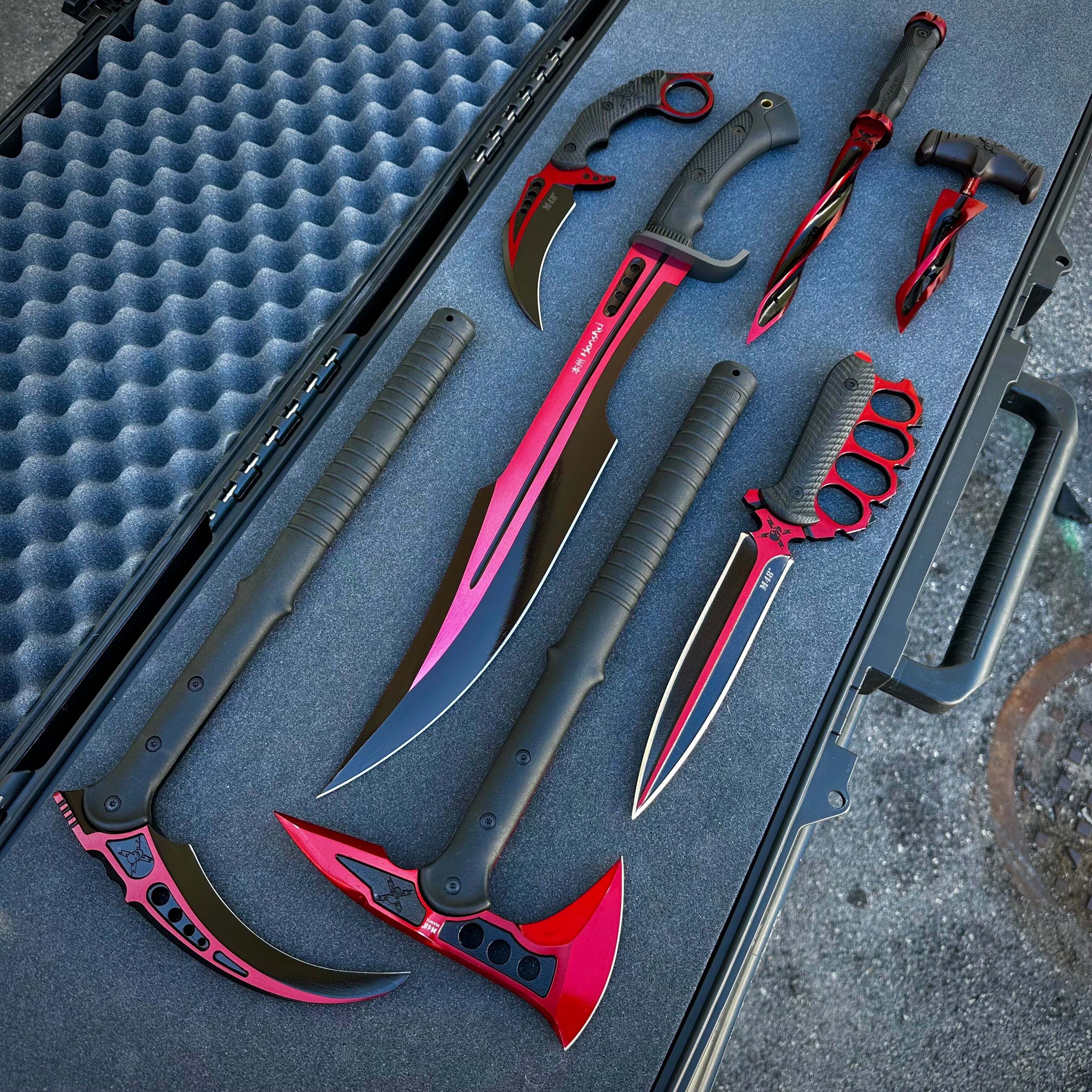 Cardinal Sin Red Mayhem Knife Collection