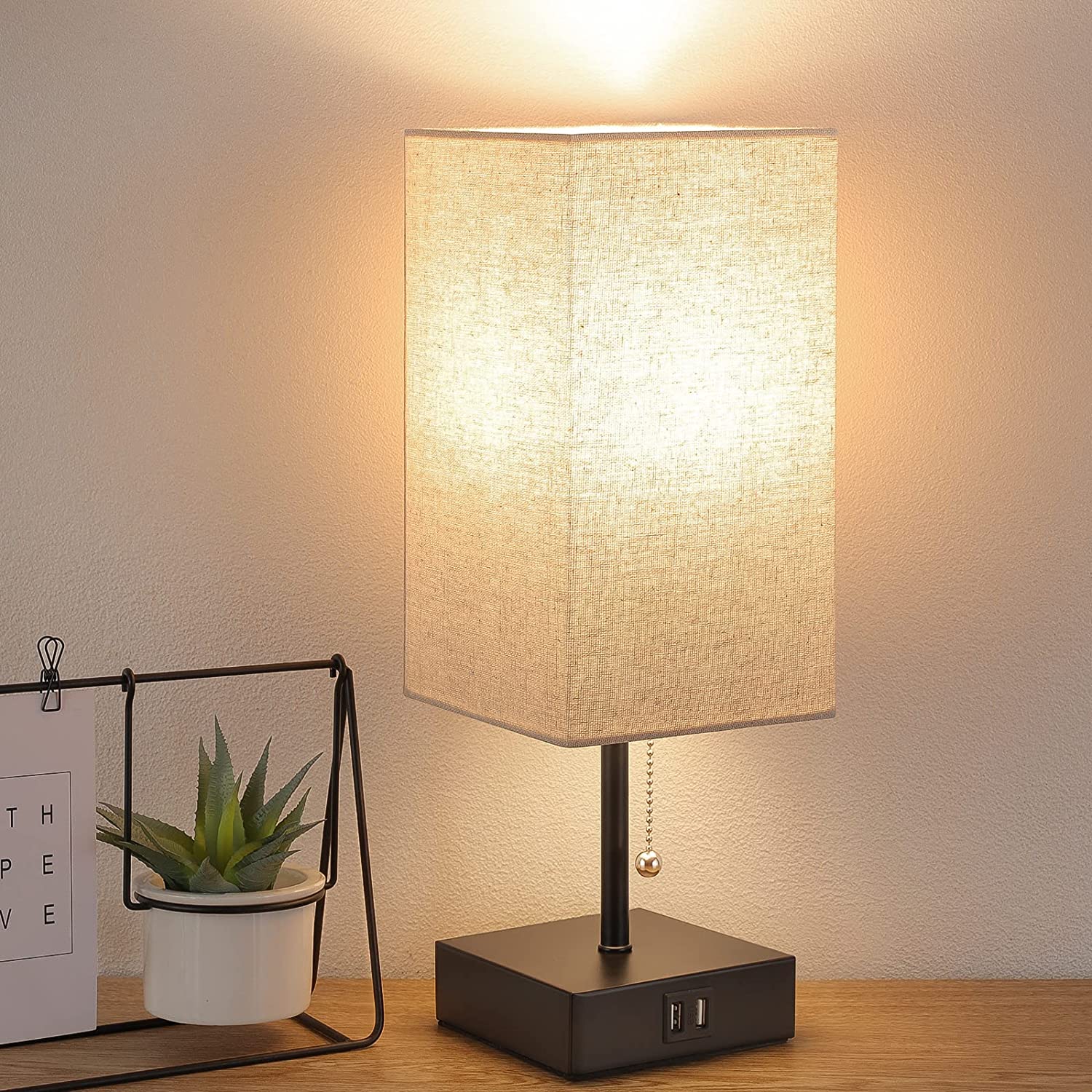 GGOYING Bedside Table Lamp, Pull Chain Table Lamp with Dual USB Charging Ports, 2700K LED Bulb, Fabric Linen Lampshade, Nightstand Lamp for Livingroom Bedroom Office Reading Working