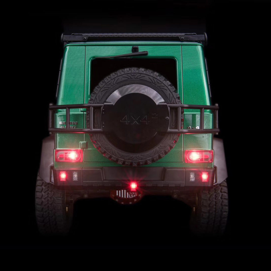 Traction Hobby KM5 1/8 Scale 2.4G RC Crawler Car Off-road Vehicle Climbing Model Car Toy