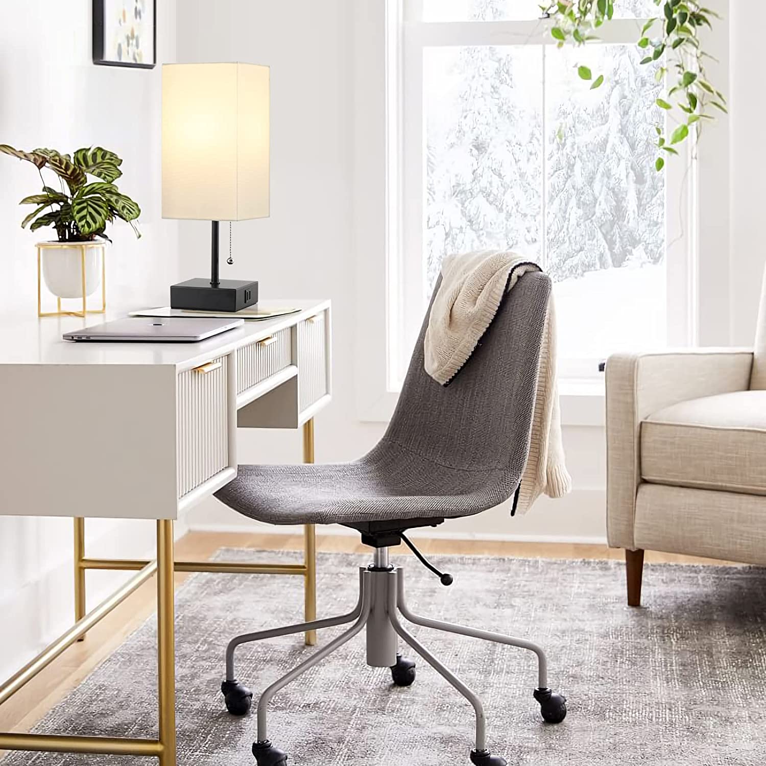 GGOYING Bedside Table Lamp, Pull Chain Table Lamp with Dual USB Charging Ports, 2700K LED Bulb, Fabric Linen Lampshade, Nightstand Lamp for Livingroom Bedroom Office Reading Working