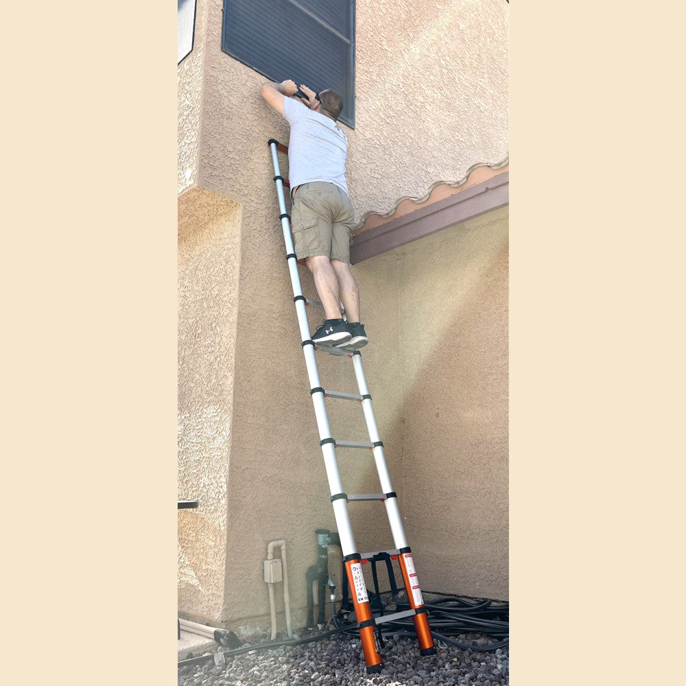 Multi-Use Telescoping Ladder Aluminum Extension Ladder One-Button Retraction 330 Lb Capacity