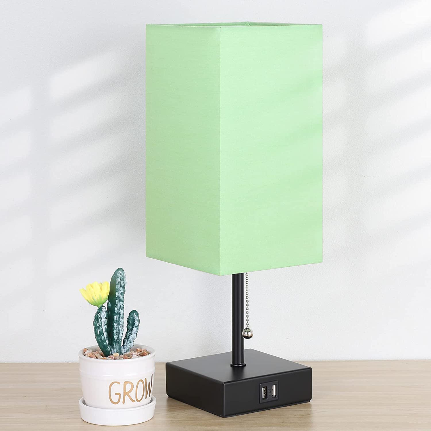 GGOYING Bedside Table Lamp, Pull Chain Table Lamp with Dual USB Charging Ports, 2700K LED Bulb, Fabric Linen Lampshade, Nightstand Lamp for Livingroom Bedroom Office Reading Working