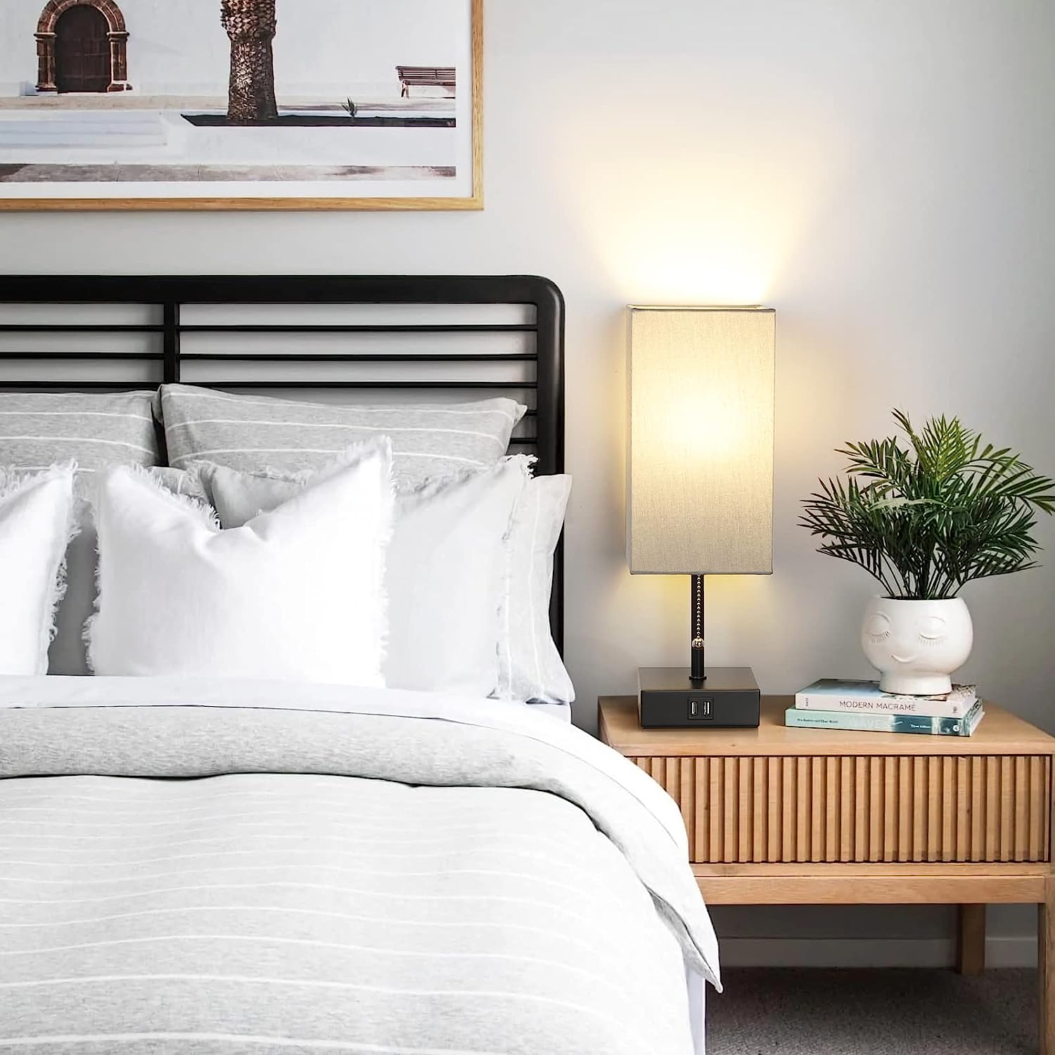 GGOYING Bedside Table Lamp, Pull Chain Table Lamp with Dual USB Charging Ports, 2700K LED Bulb, Fabric Linen Lampshade, Nightstand Lamp for Livingroom Bedroom Office Reading Working