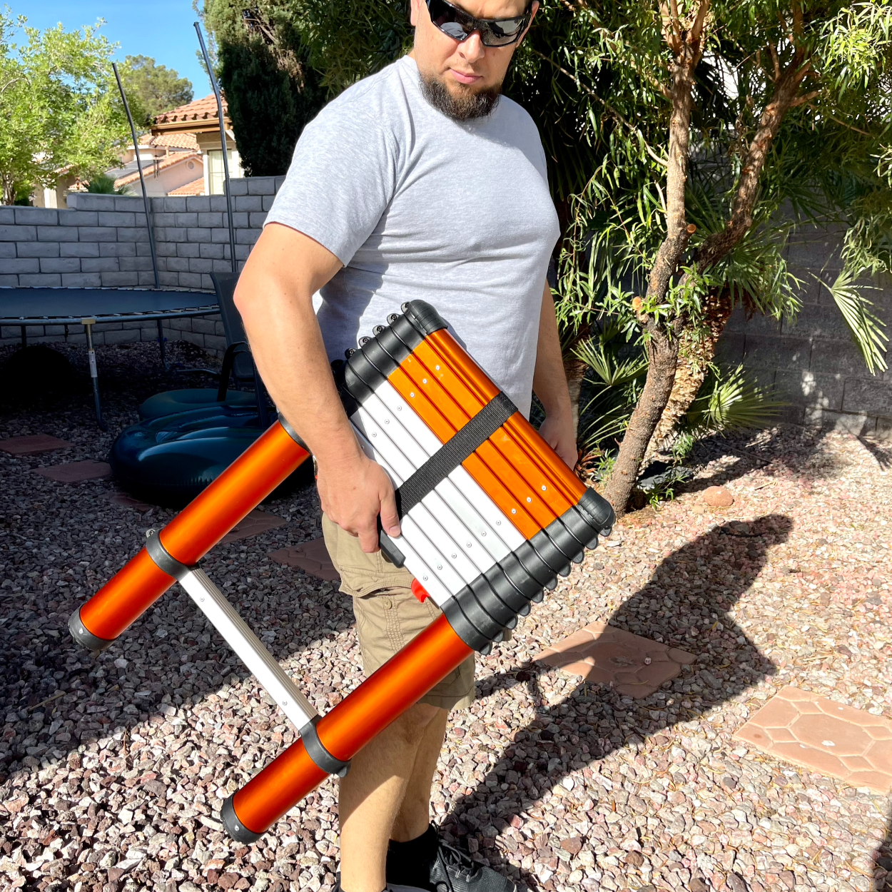 Multi-Use Telescoping Ladder Aluminum Extension Ladder One-Button Retraction 330 Lb Capacity