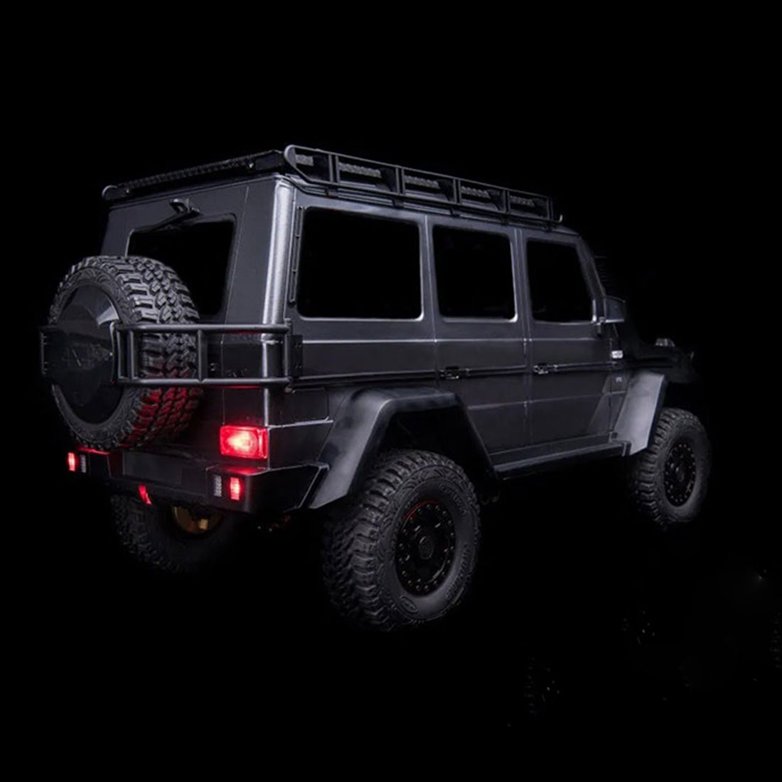 Traction Hobby KM5 1/8 Scale 2.4G RC Crawler Car Off-road Vehicle Climbing Model Car Toy