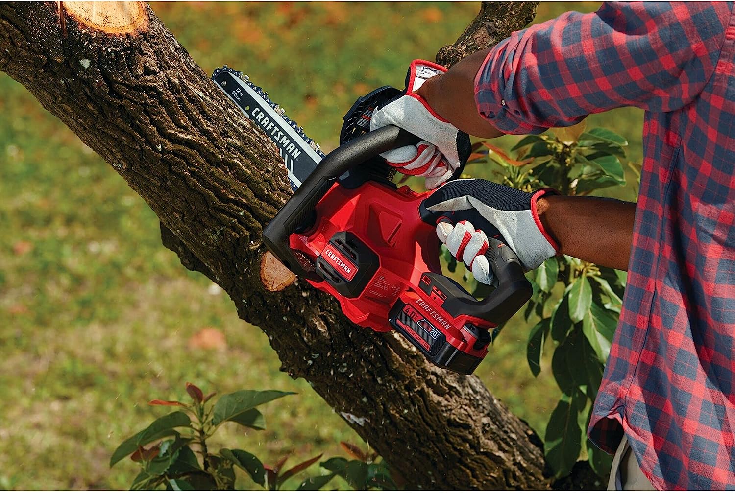 CRAFTSMAN V20* Cordless Chainsaw, 12-Inch (CMCCS620M1)