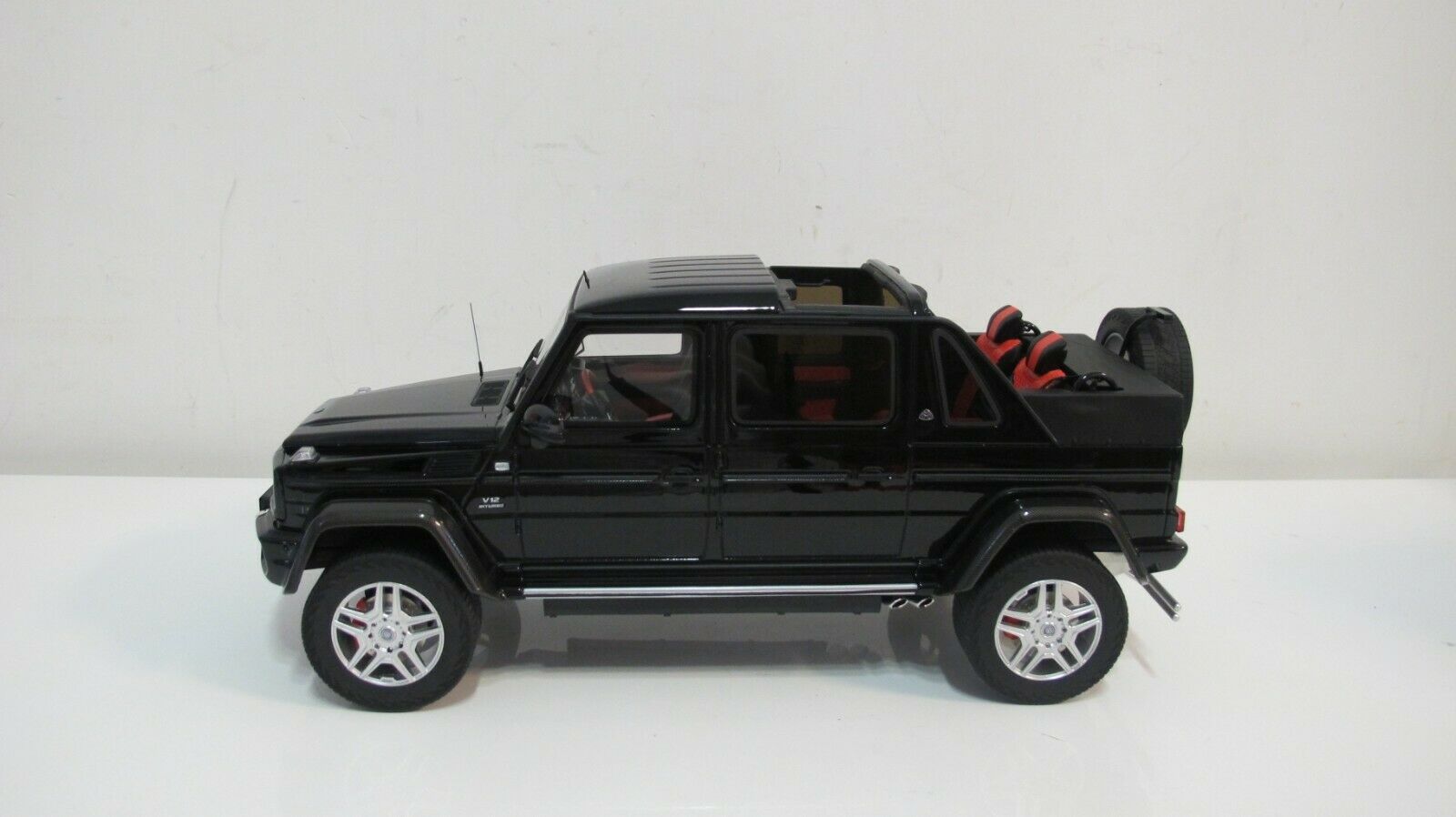 GT Spirit 1:18 Mercedes Benz Maybach G650 Landaulet Black GT721