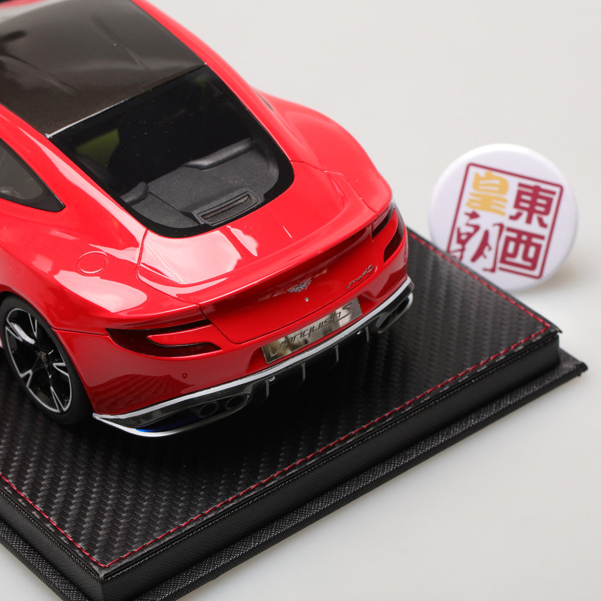Frontiart AvanStyle 1:18 Aston Martin Vanquish S Red AS018-06