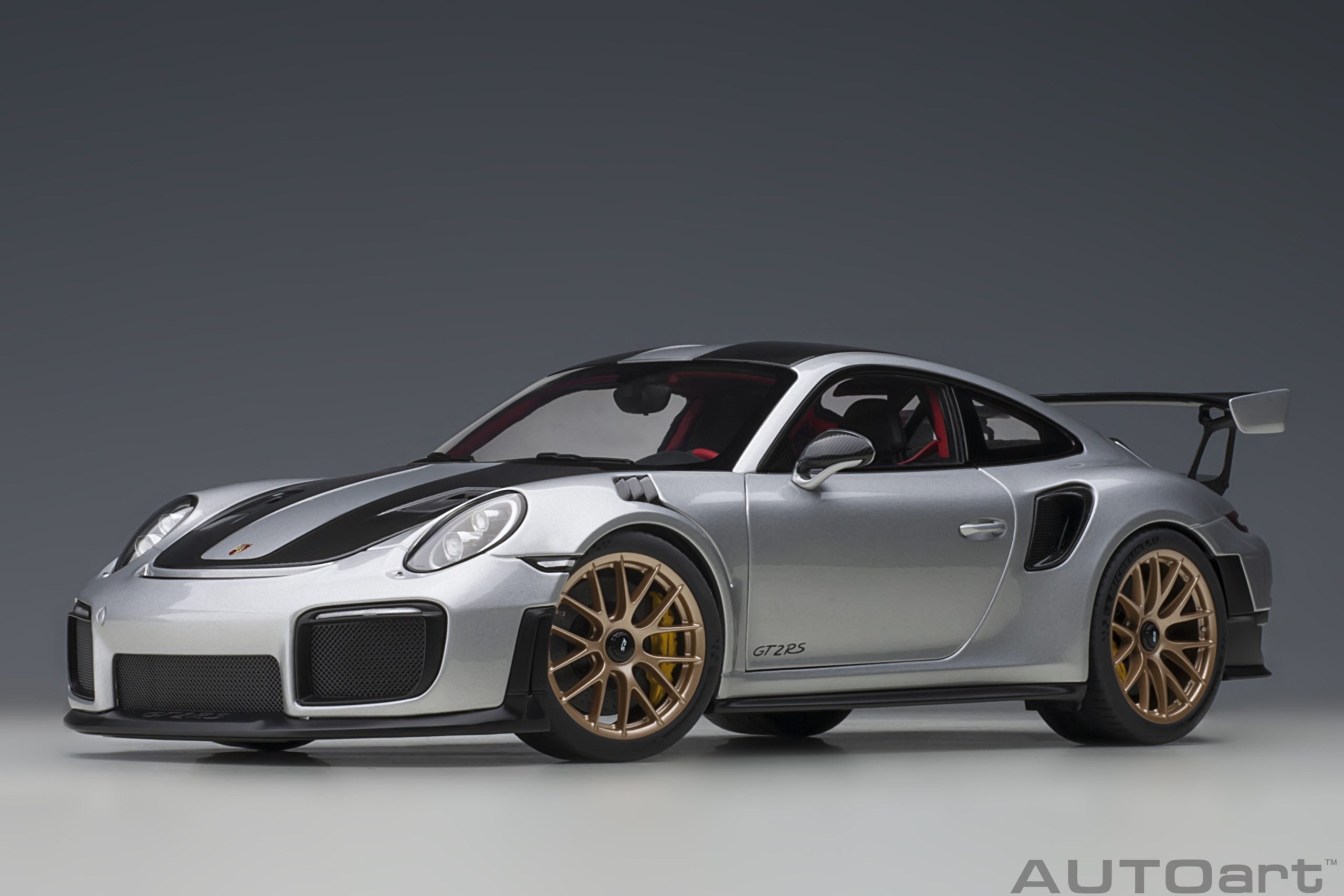 AUTOart 1:18 Porsche 911 (991.2) GT2 RS Weissach Package (GT Silver) 78174