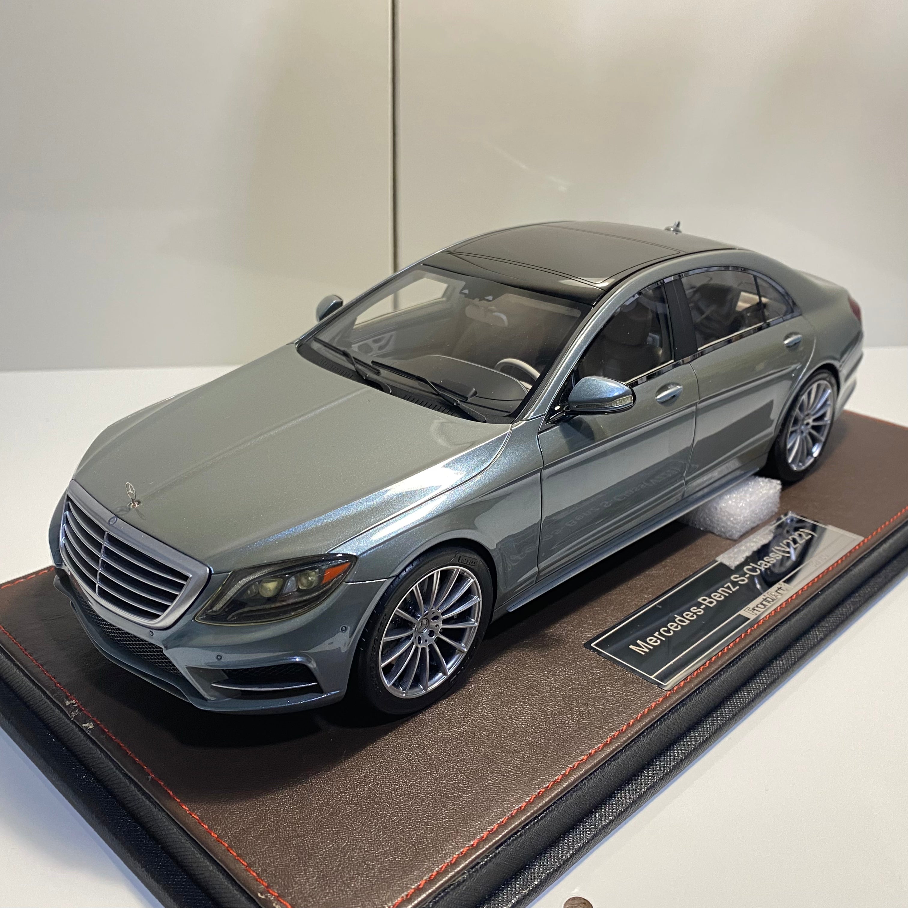 Frontiart 1:18 Mercedes-Benz S-Class（V222）Cyan F044-25
