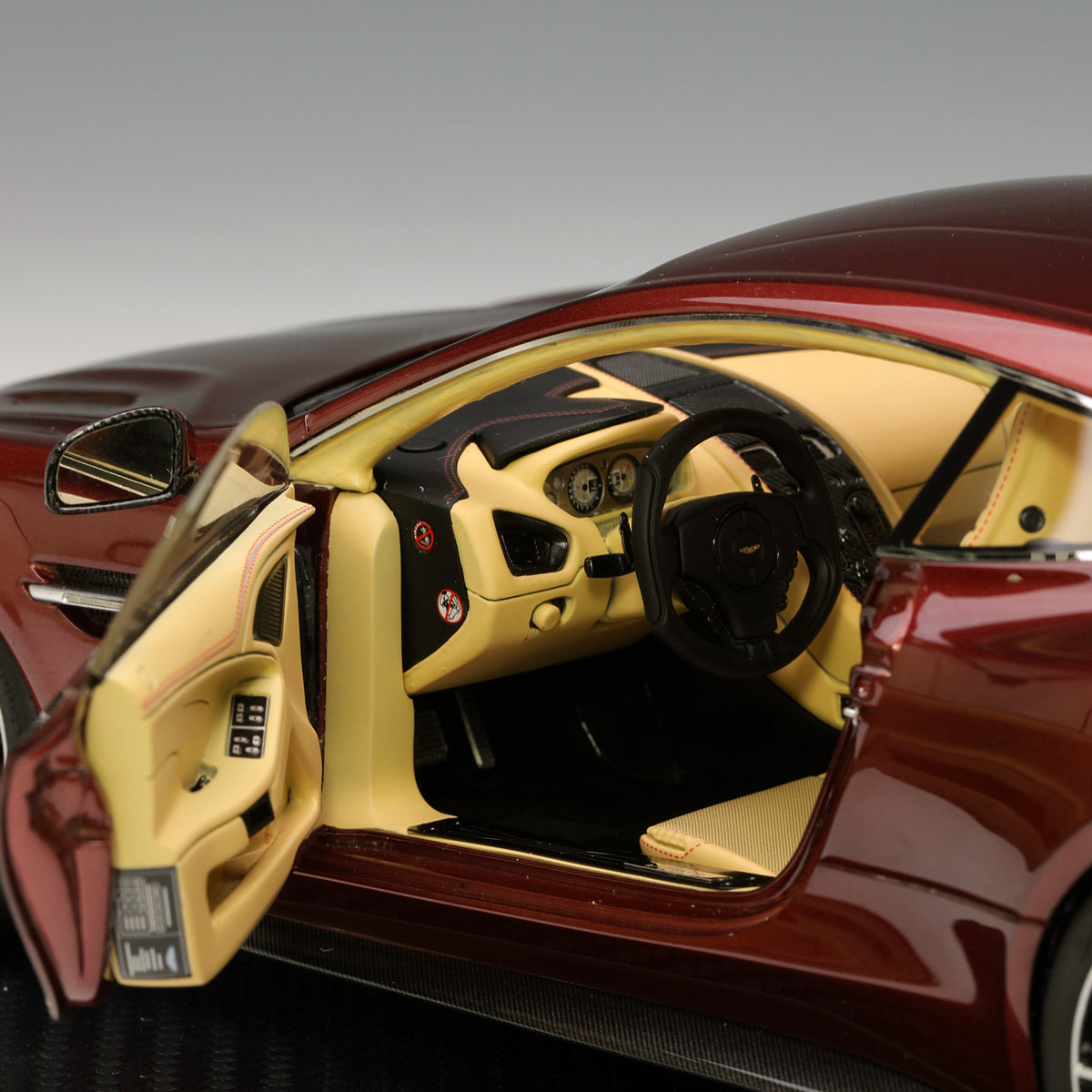 Frontiart 1:18 Aston Martin Vanquish coupe Open Bronze FA008-59