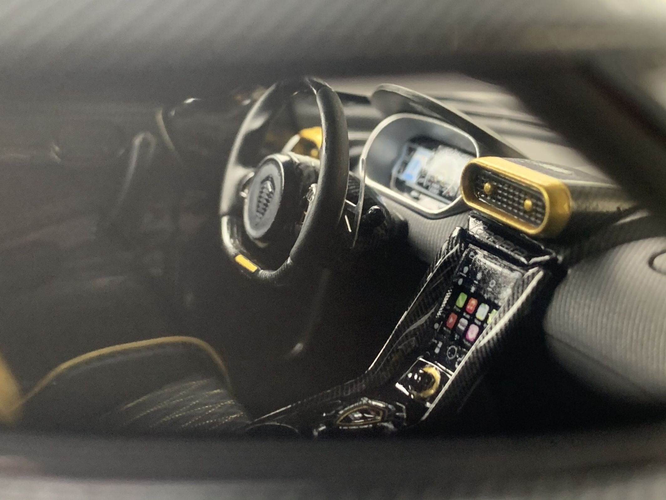 Koenigsegg Regera Golden Knight - 1:18