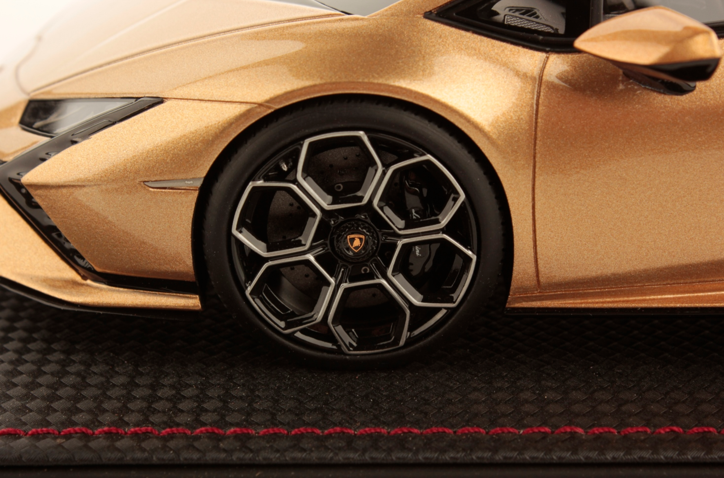 Lamborghini Huracan Tecnica - Oro Elios - 1:18