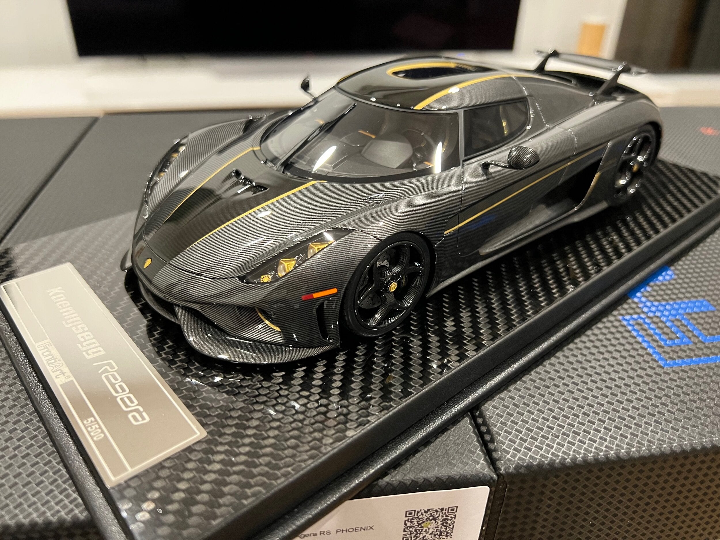 Koenigsegg Regera Golden Knight - 1:18