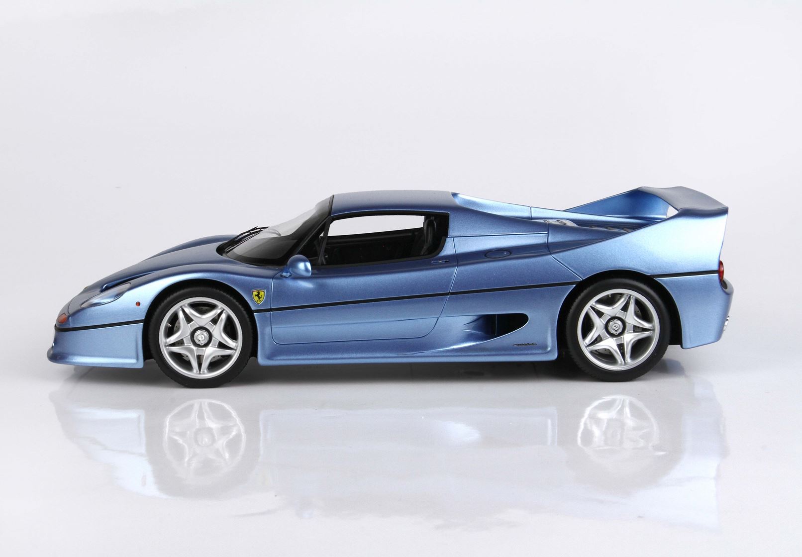Ferrari F50 coupe - metallic light blue - 1:18