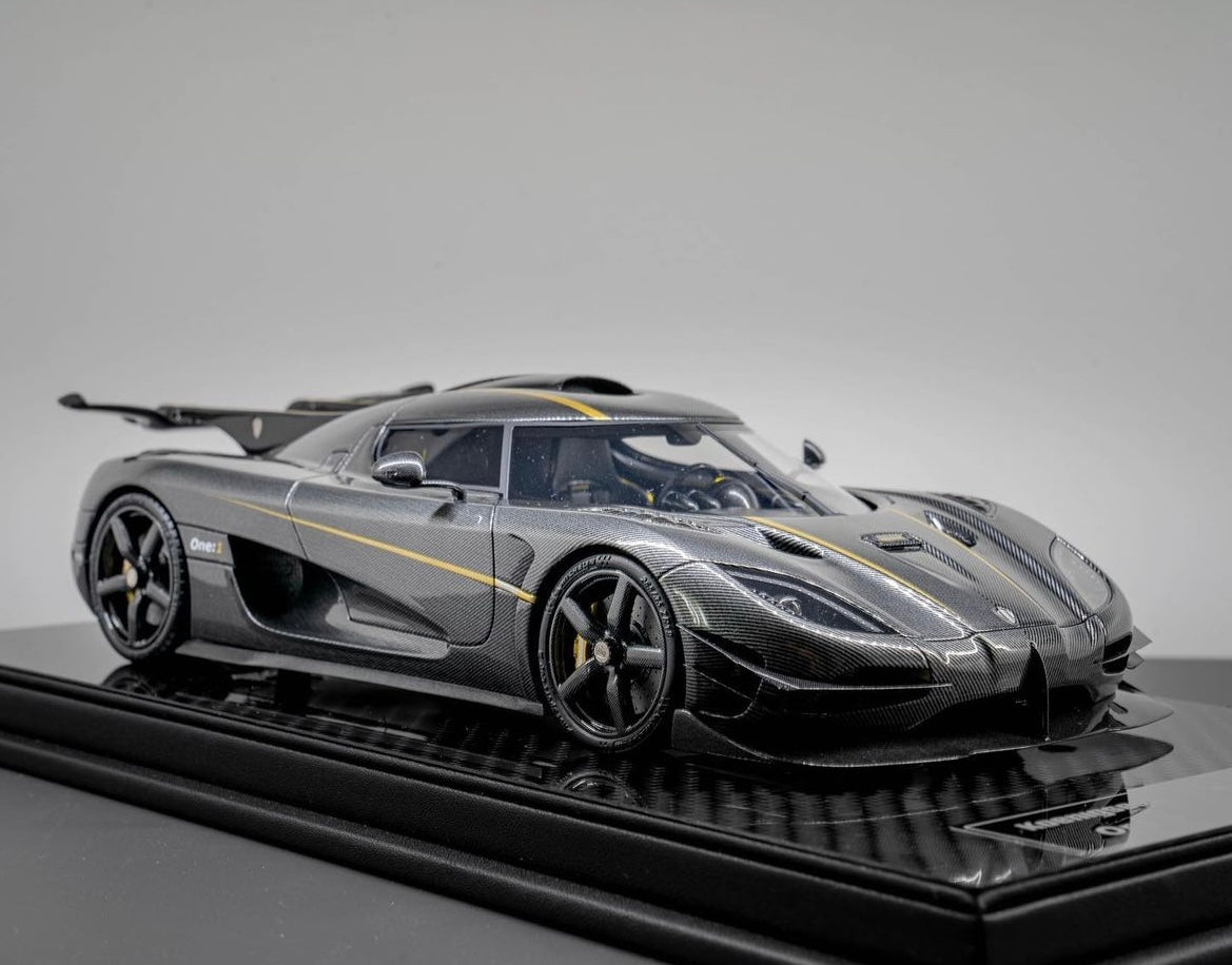 Koenigsegg Agera One:1 carbon gold 7107 - 1:18