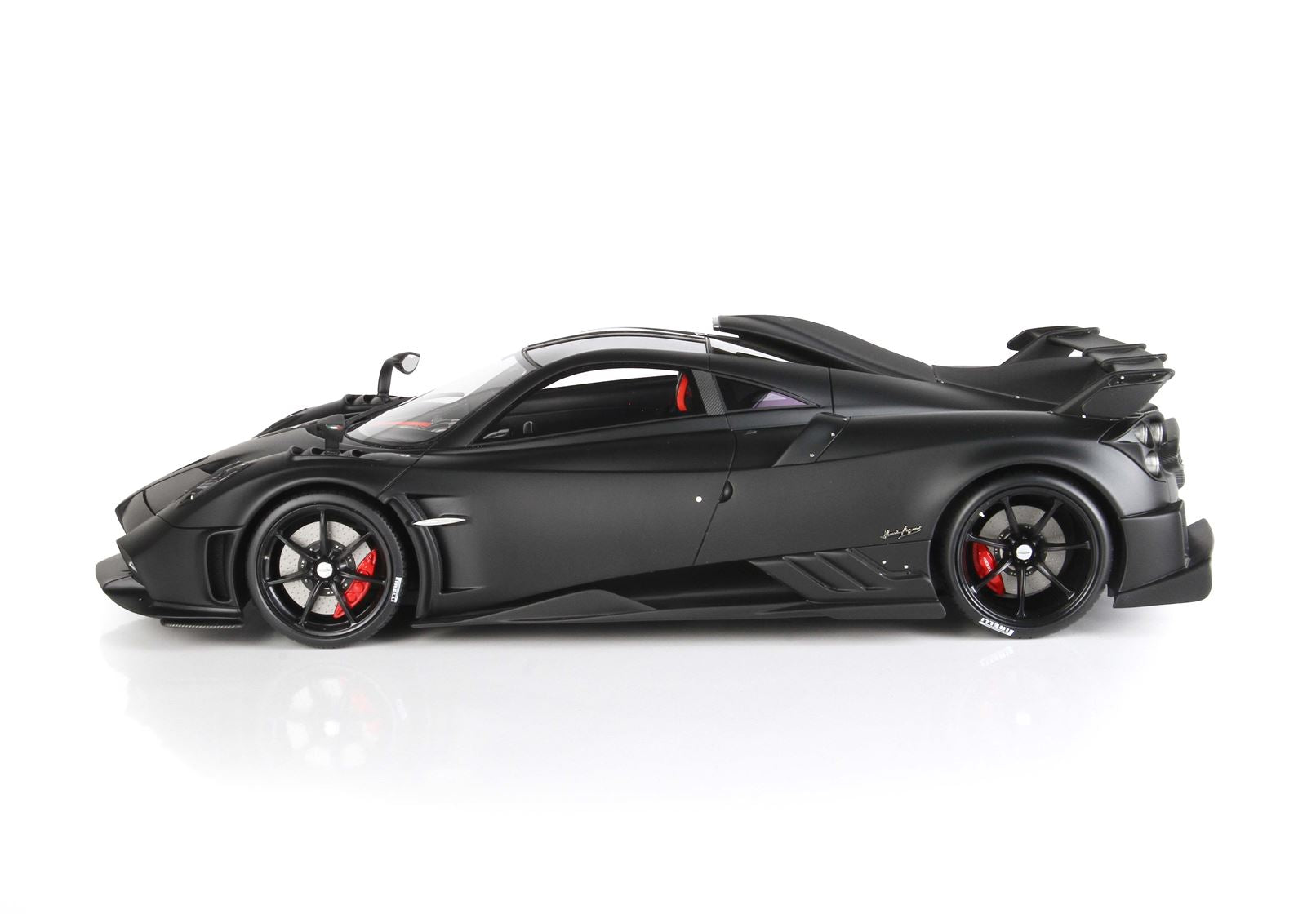 Pagani Imola - matte black - 1:18