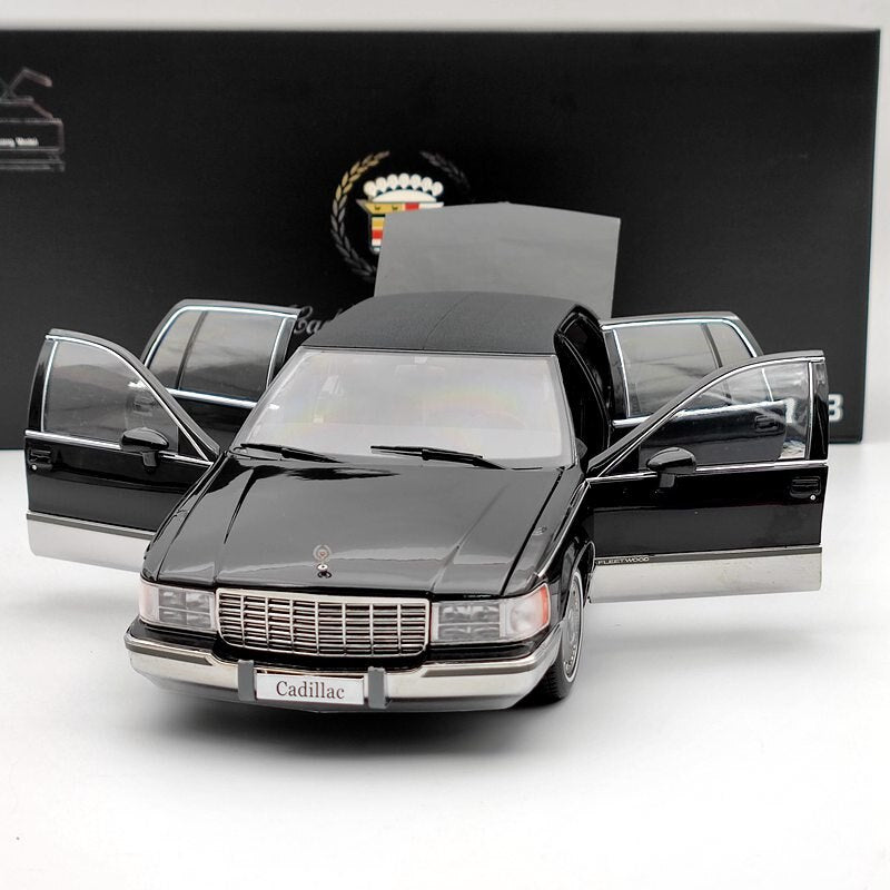 1:18 GM Cadillac Fleetwood Sedan 1993 Black Diecast Miniature Model Car Edition Collection Auto Gift