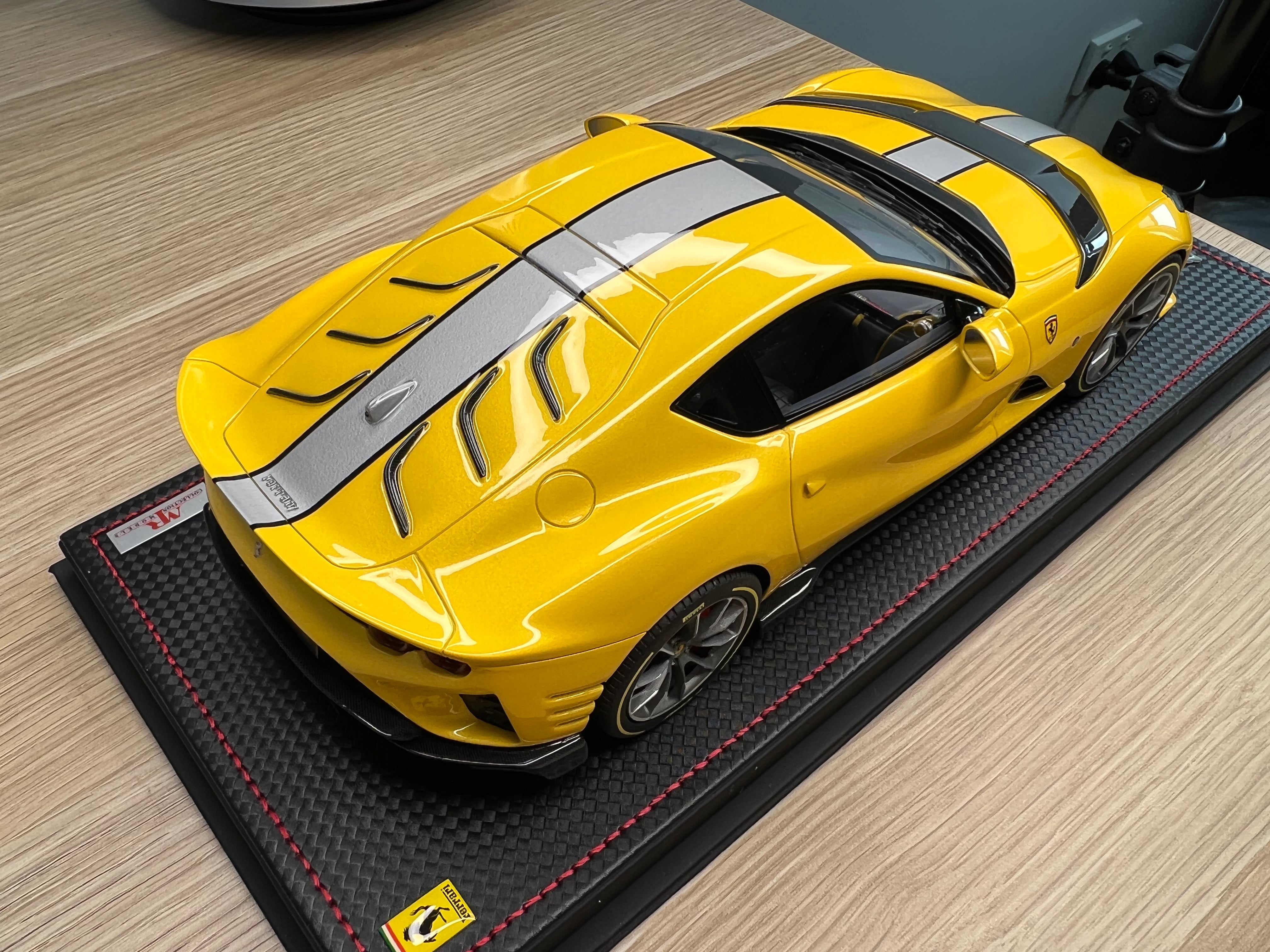 Ferrari 812 Competizione - Giallo Tristrato - 1:18