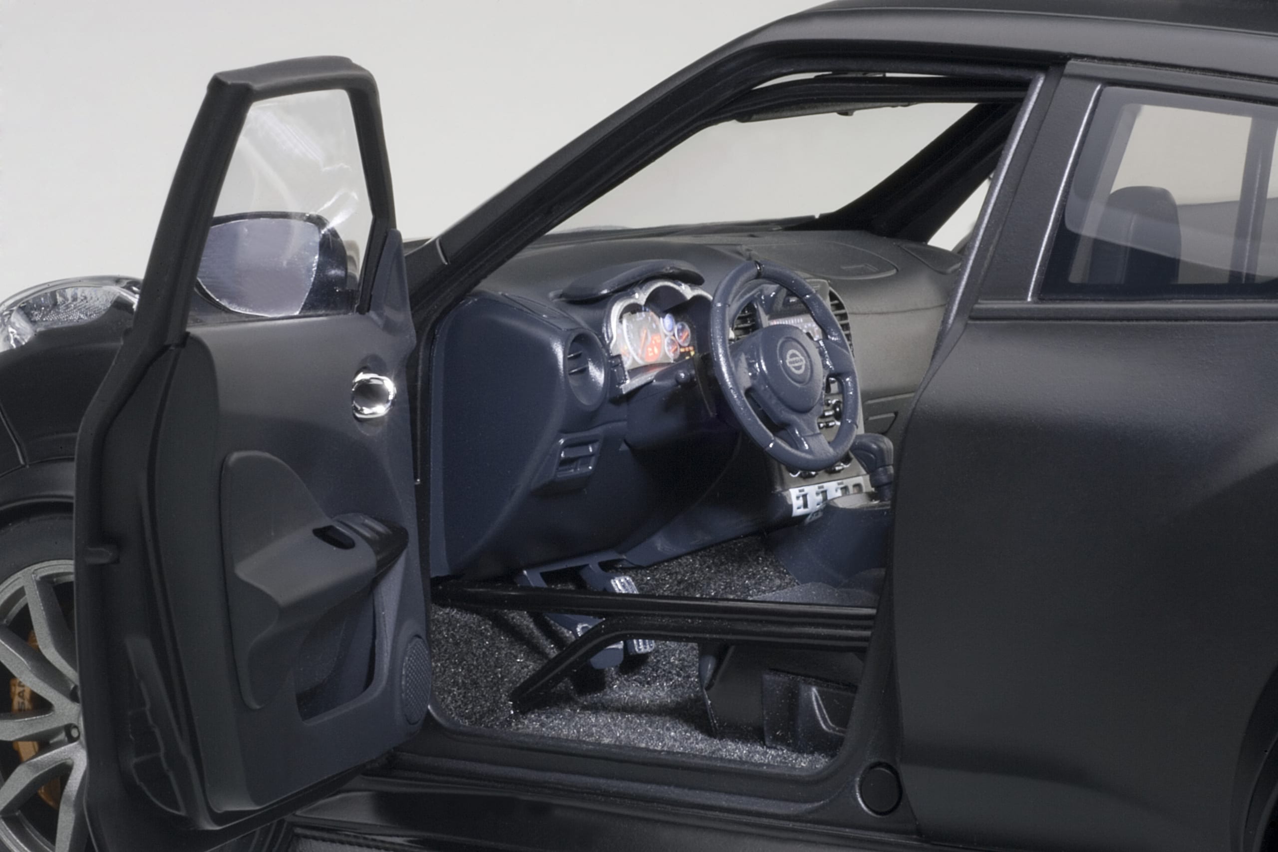 AUTOart 1:18 Nissan Juke-R 2.0 (Matt Black) 77458