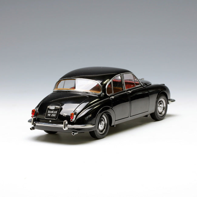 Paragon 1:18 1967 Jaguar MK2 Daimler V8 250 Black PA-98311