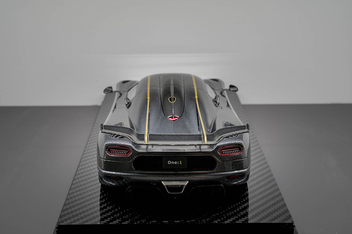 Koenigsegg Agera One:1 carbon gold 7107 - 1:18