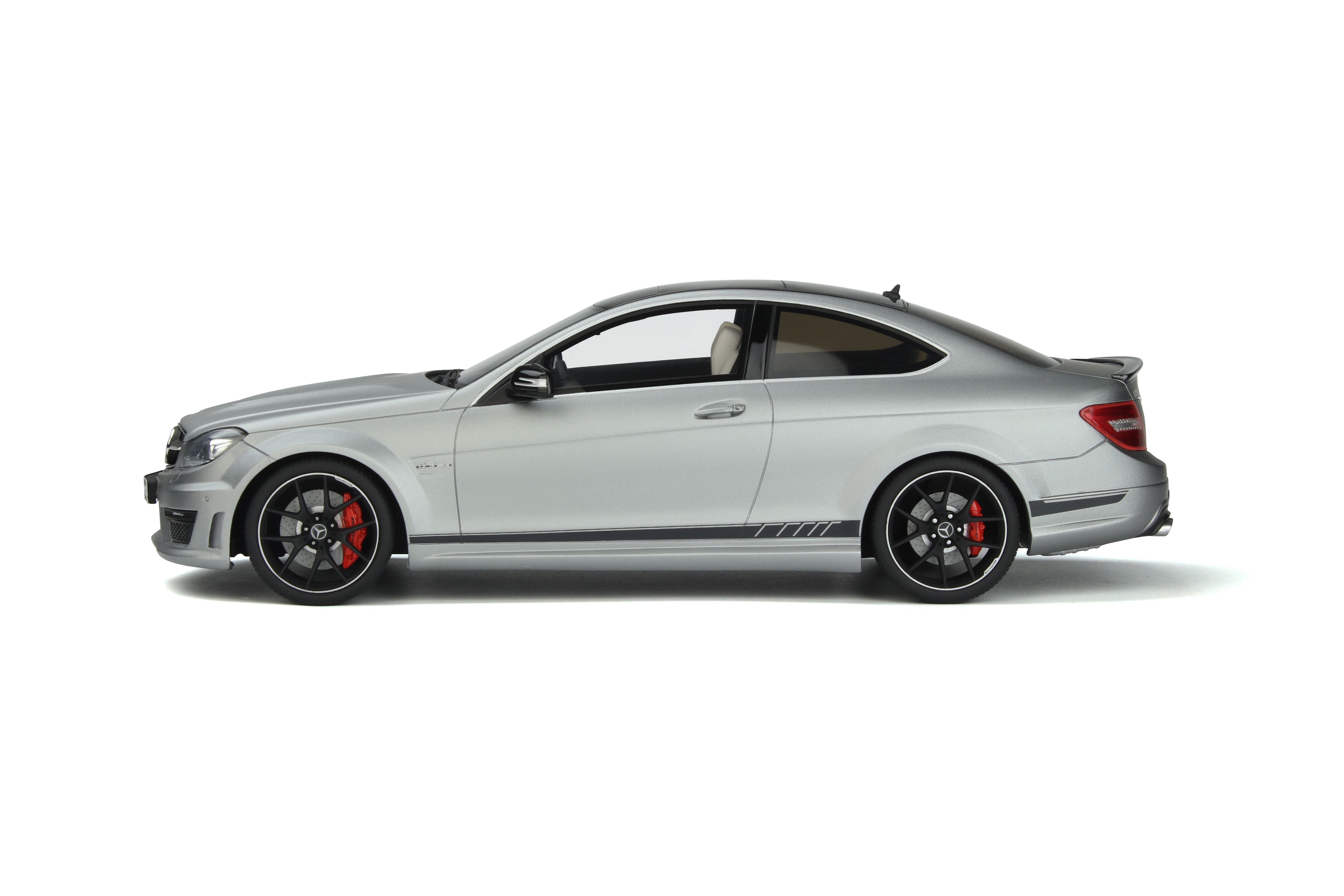 GT Spirit 1:18 Mercedes-Benz C63 AMG Edition 507 Designo Platinum Magno 2014 GT381