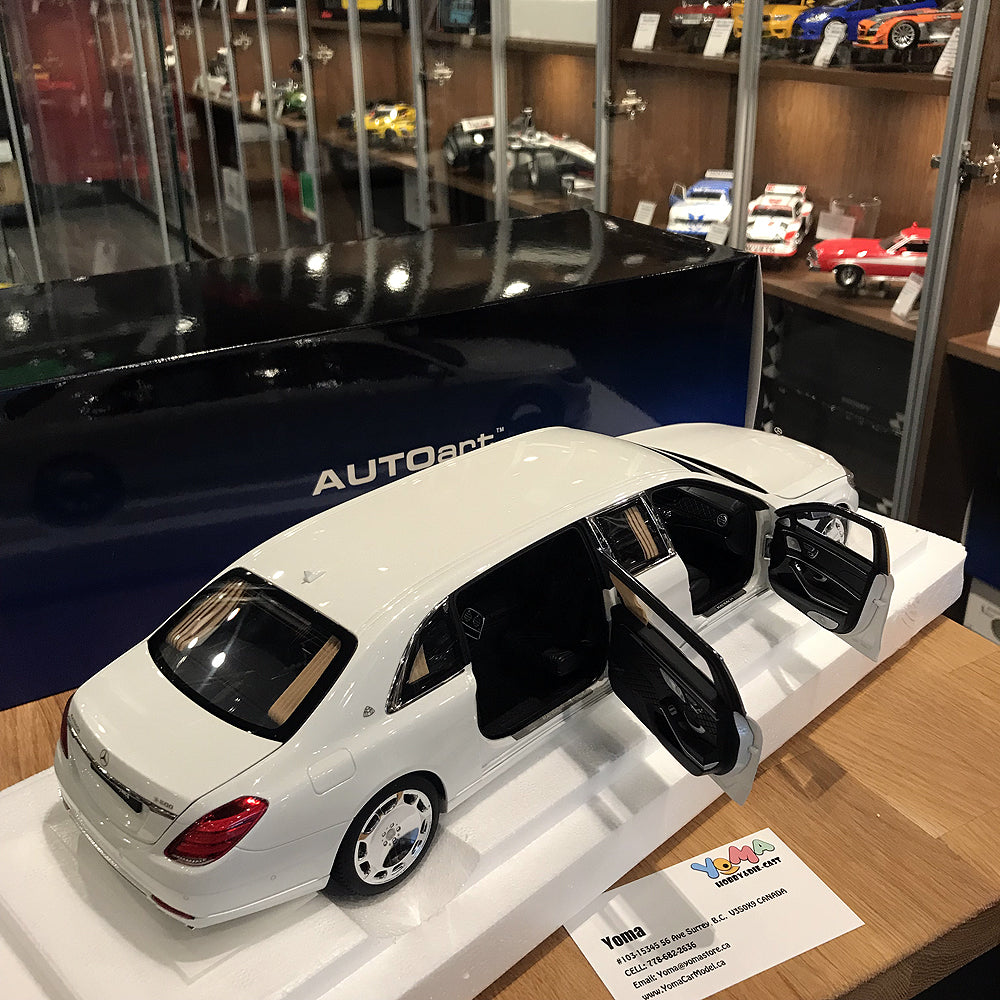 AUTOart 1:18 Mercedes-Maybach S-Klasse S600 Pullman White 76296