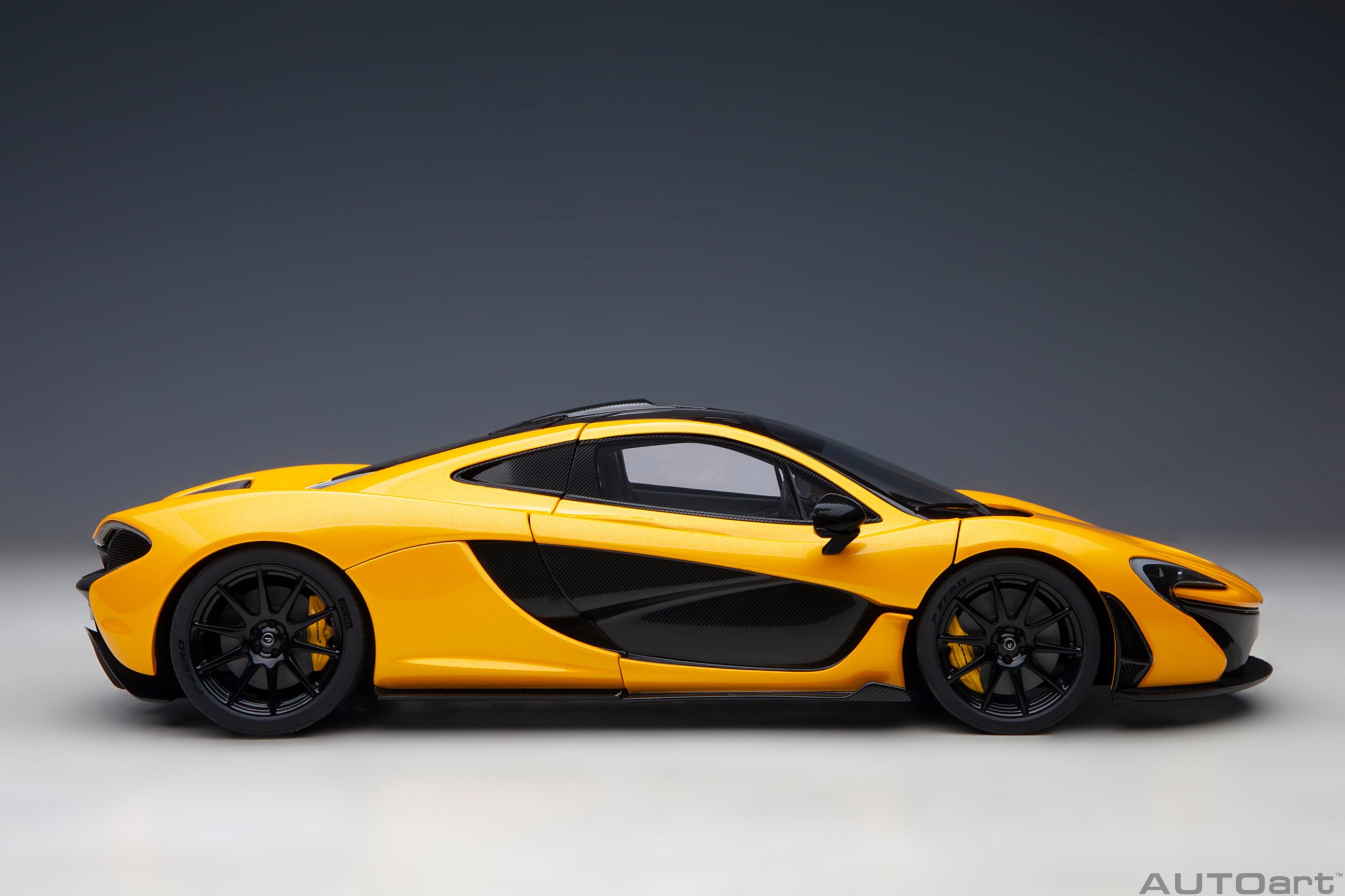 AUTOart 1:18 McLaren P1 (Volcano Yellow with yellow calipers) 76067