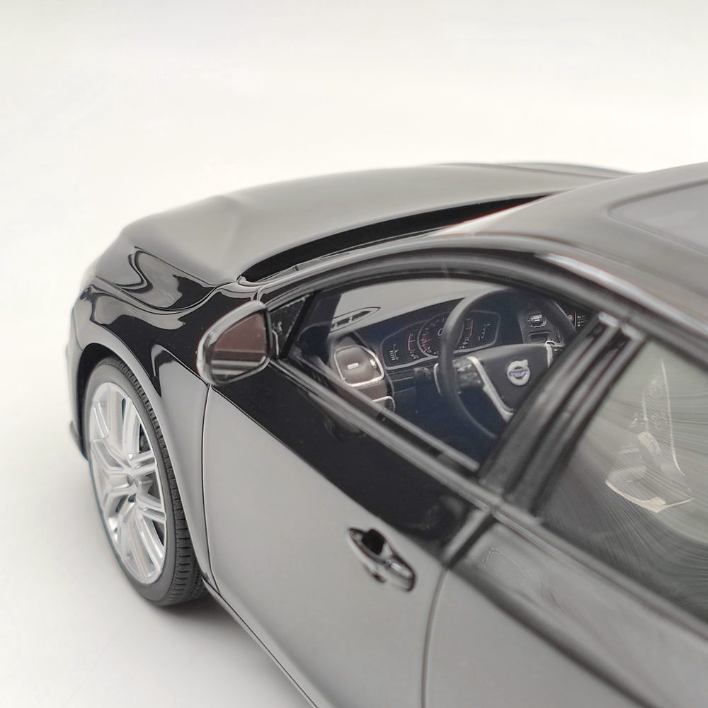 DNA Collectibles 1/18 Volvo V60 Polestar Engineered DNA000124 Resin Model Black Toys Car Gift
