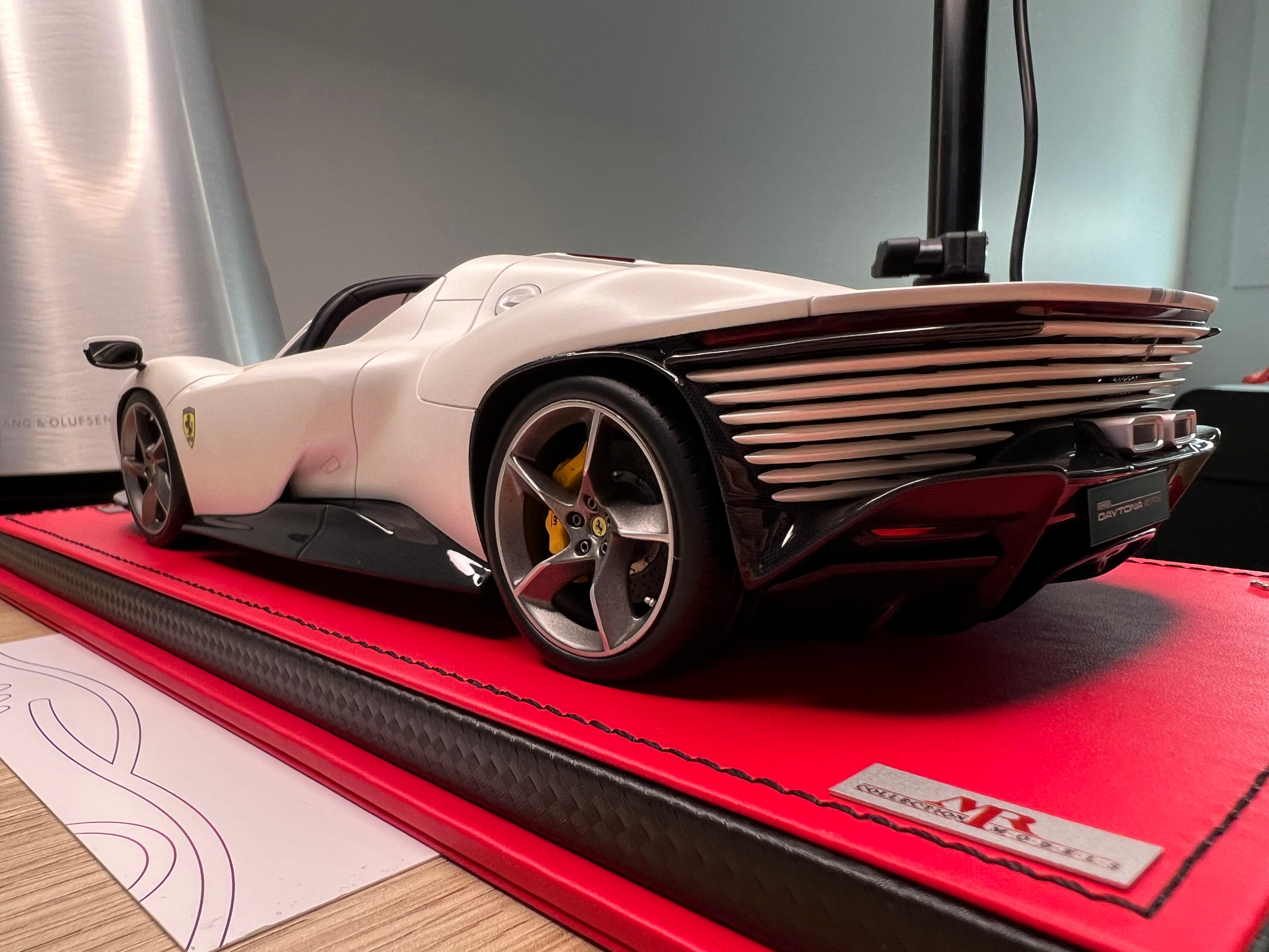 Ferrari Daytona SP3 Icona - Pearl White - 1:18