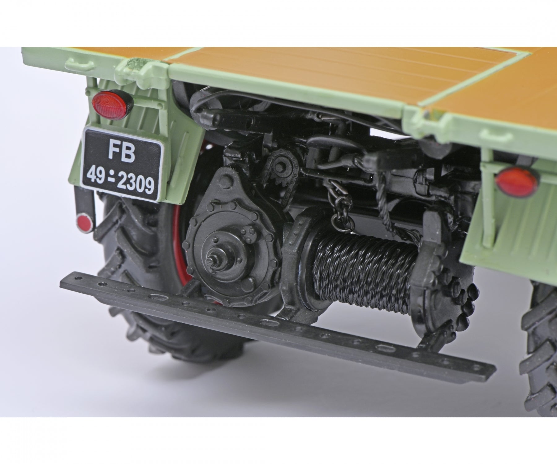 Schuco 1:18 Mercedes-Benz Unimog 401 Truck 450017600