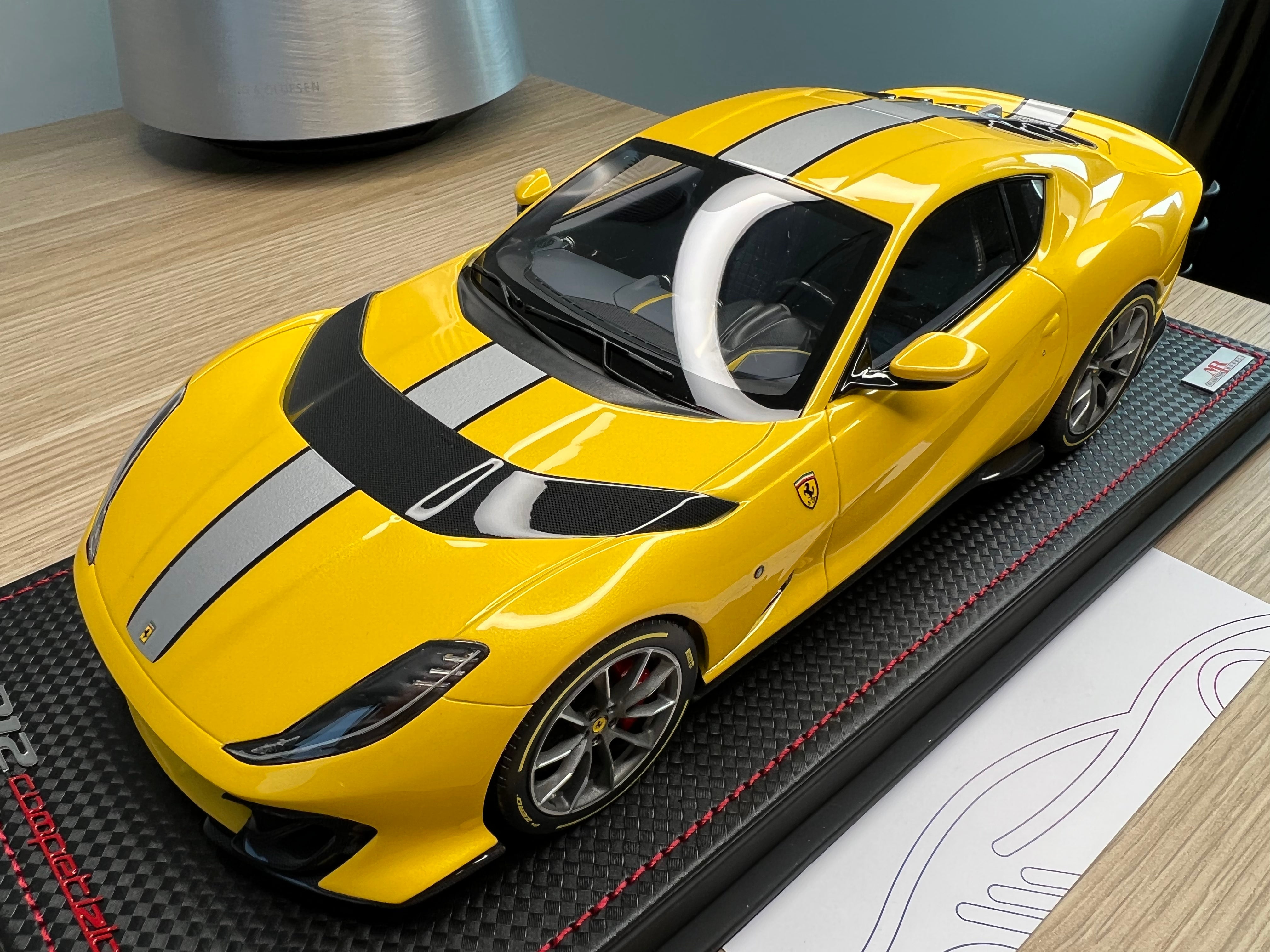 Ferrari 812 Competizione - Giallo Tristrato - 1:18