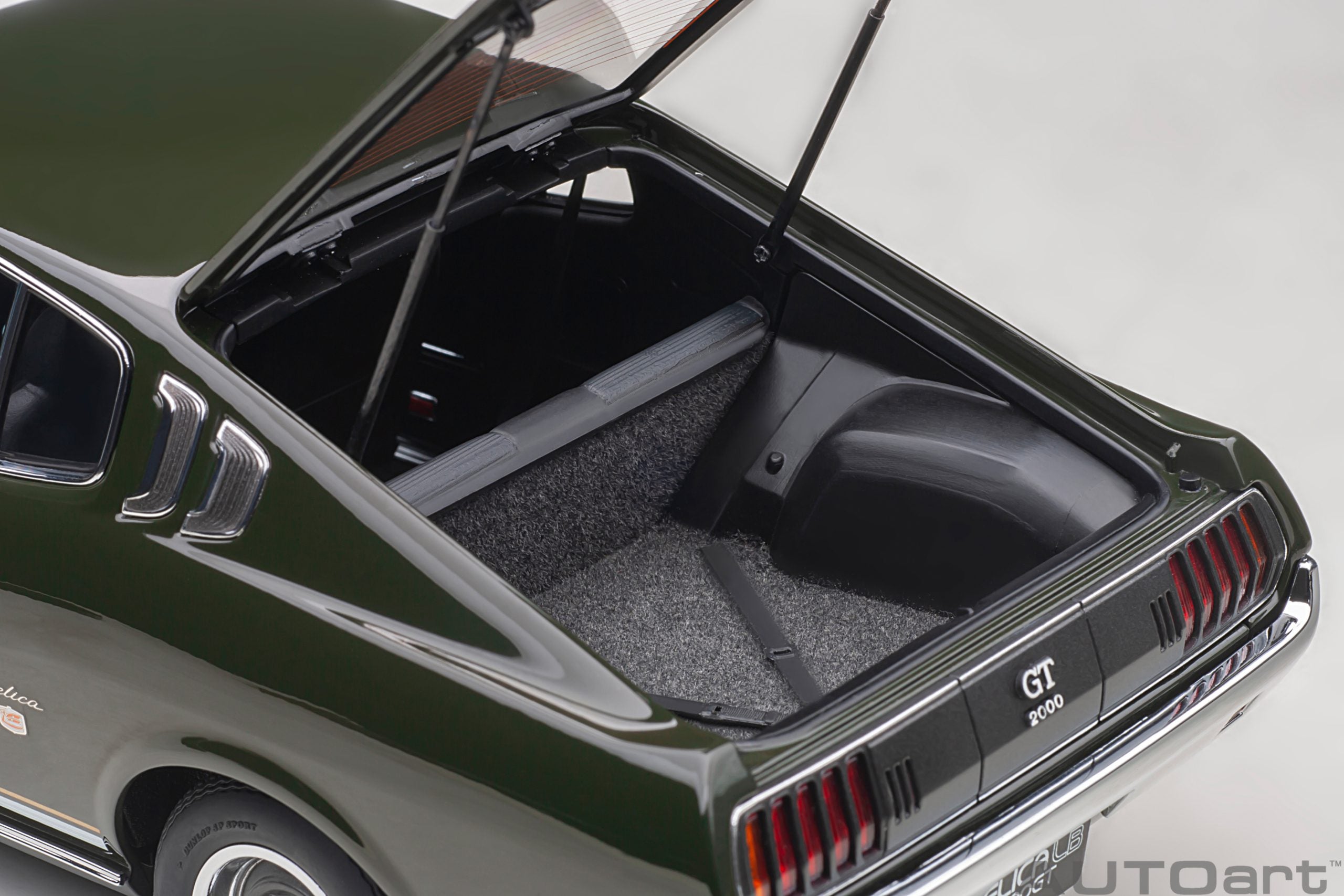 AUTOart 1:18 Toyota Celica Liftback 2000GT (RA25) 1973 (Moss Green) 78768