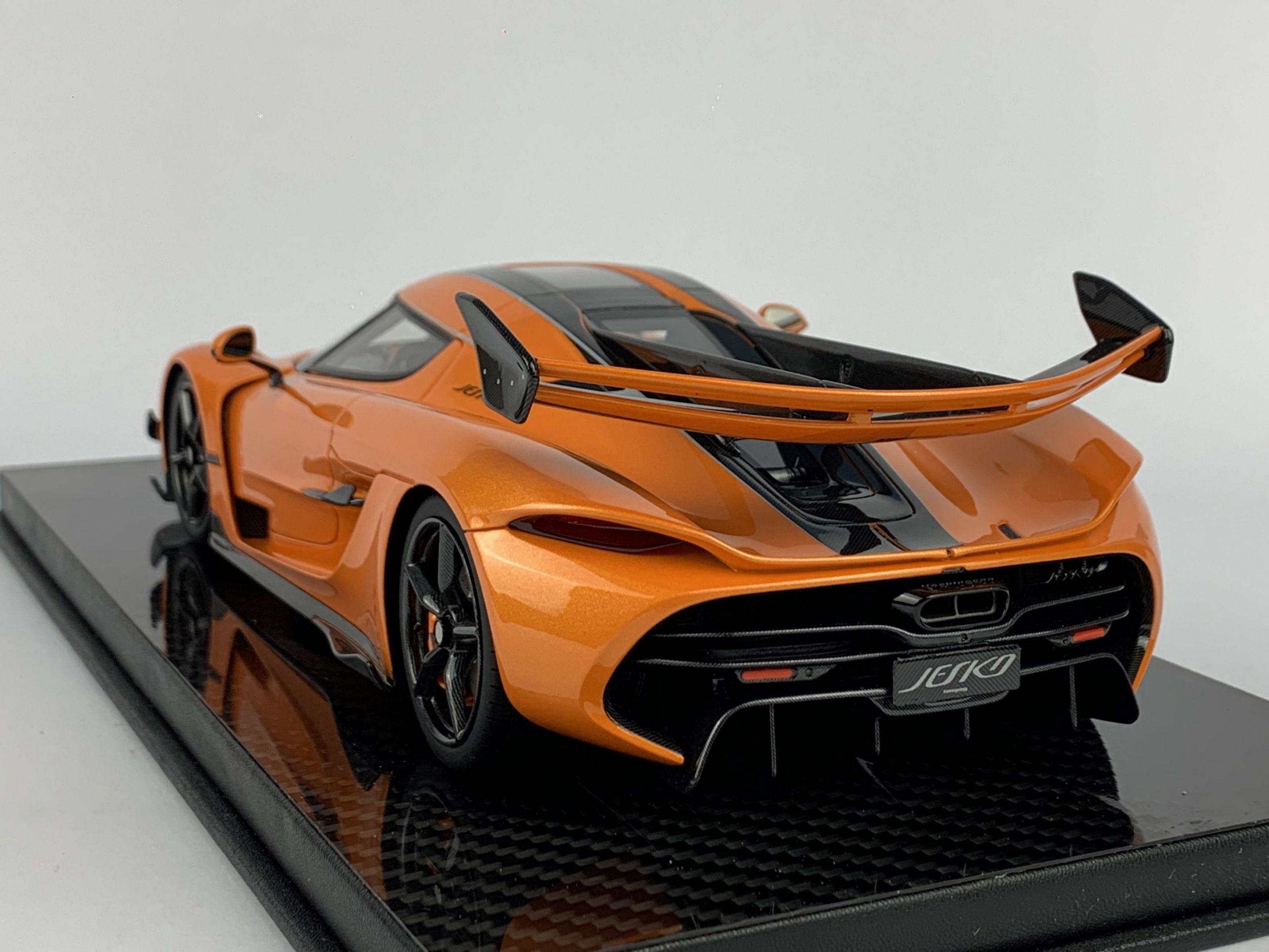Frontiart 1:18 Koenigsegg Jesko Attack Tang orange F072-158