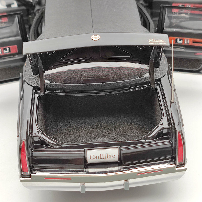 GM 1:18 1993 Cadillac Fleetwood Sedan Black Diecast Model Car Edition Collection