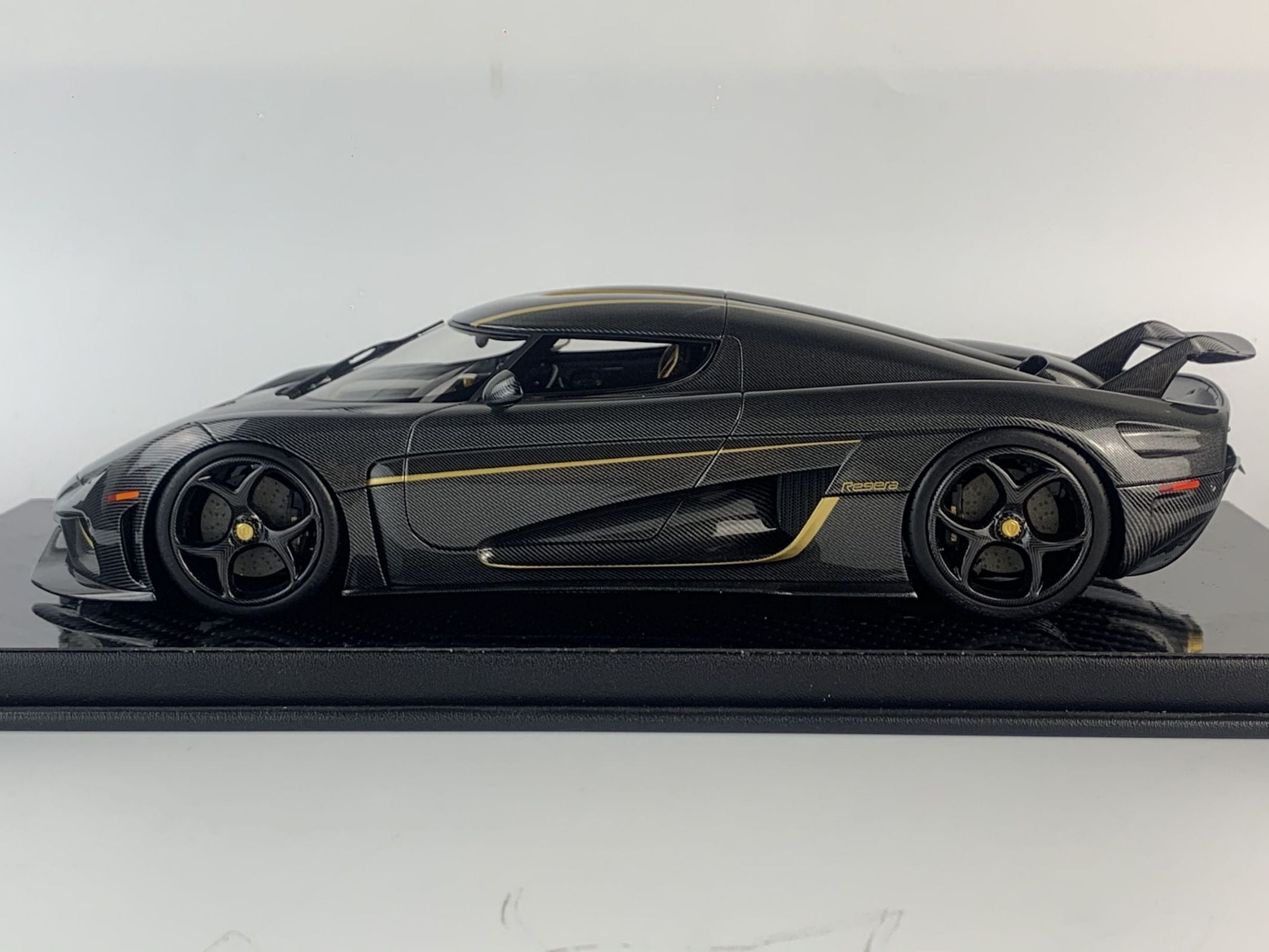 Frontiart 1:18 Koenigsegg Regera Golden Knight Carbon gold F079-157