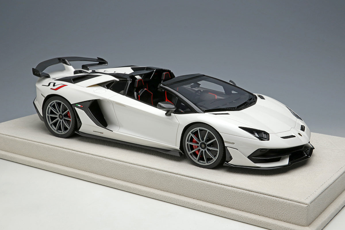 Lamborghini Aventador SVJ Roadster - pearl white - 1:18