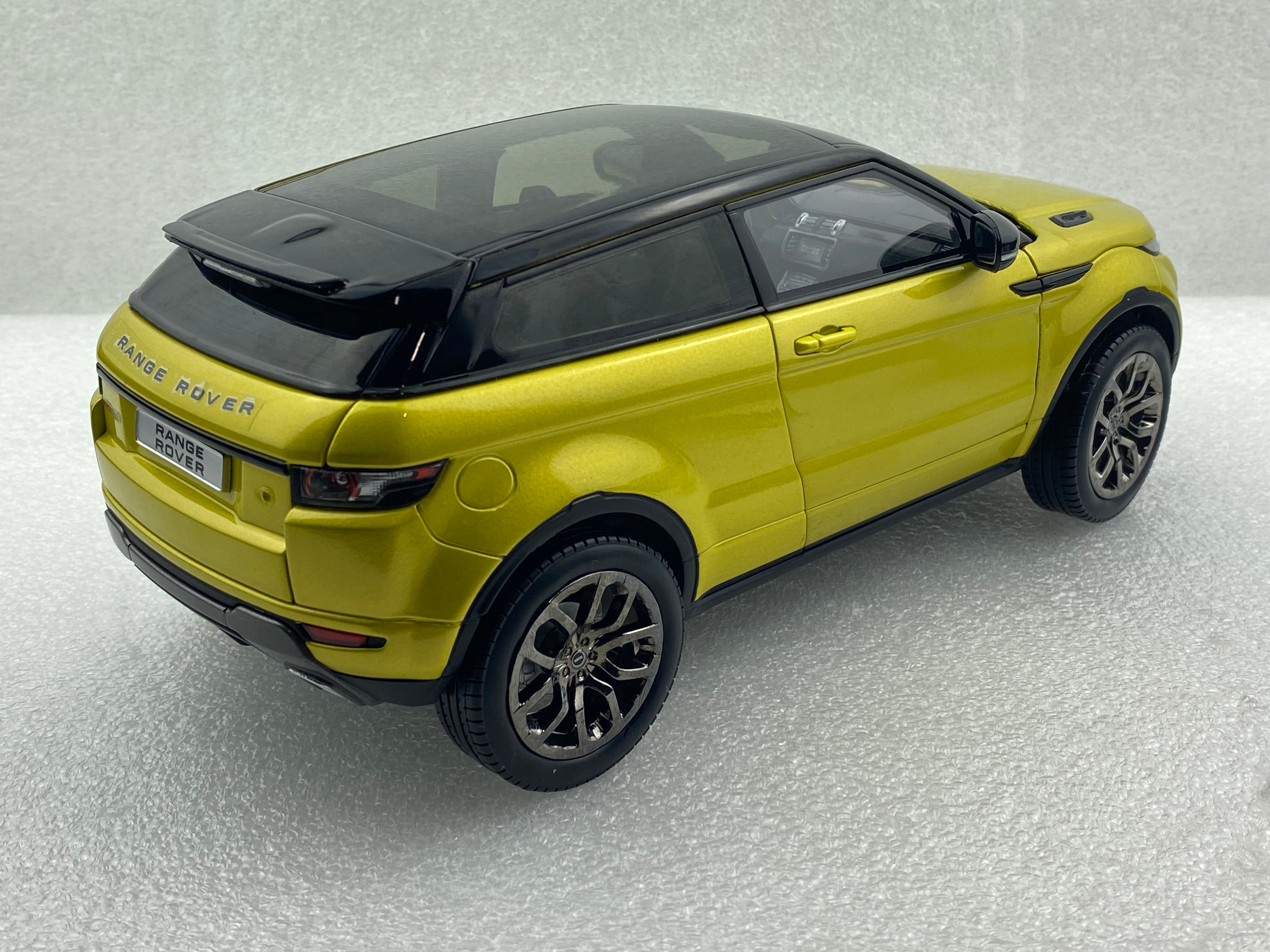 GTAutos 1:18 Range Rover Evoque Yellow GTA11003Y (Clearance Final Sale)