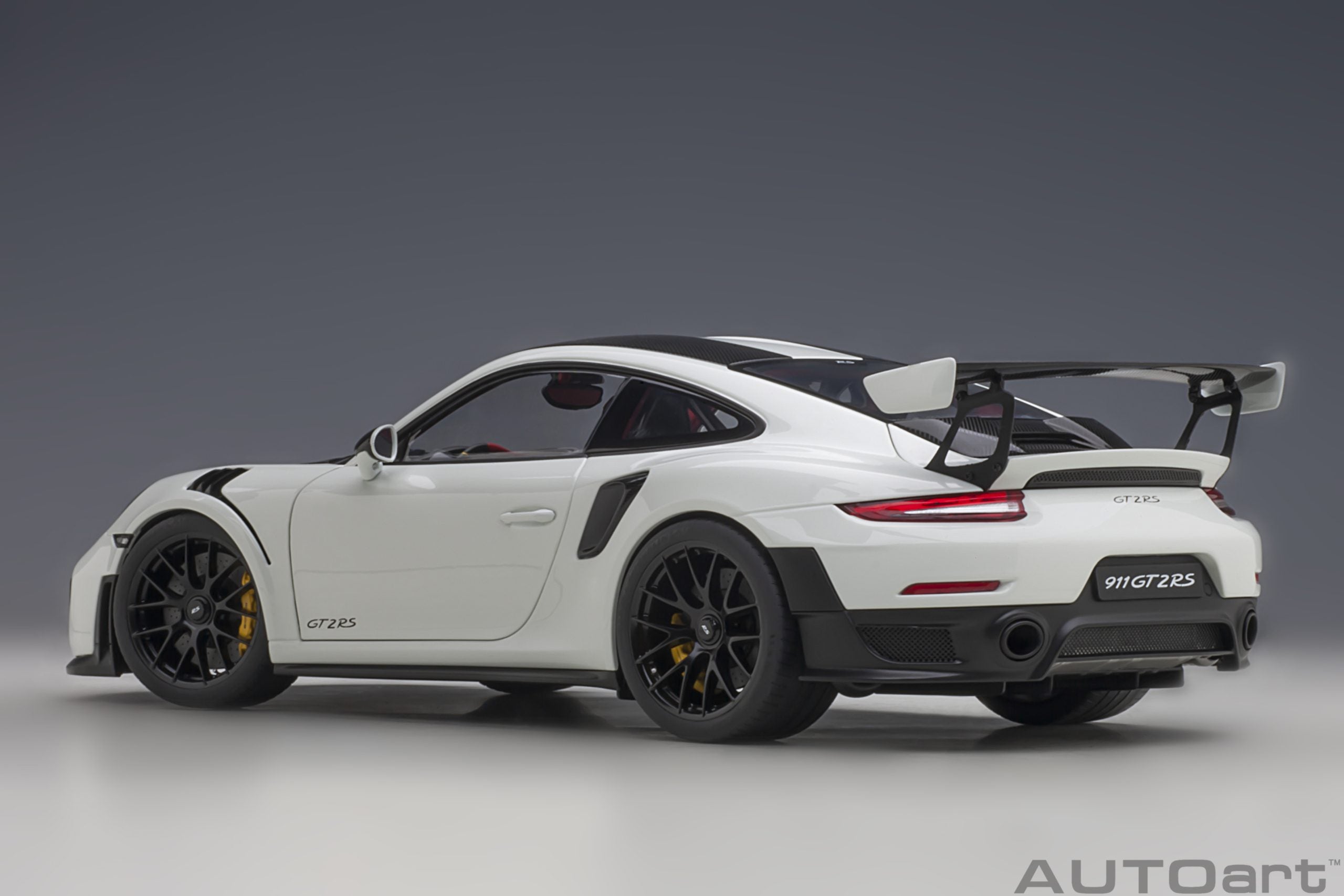 AUTOart 1:18 Porsche 911 (991.2) GT2 RS Weissach Package (White) 78171