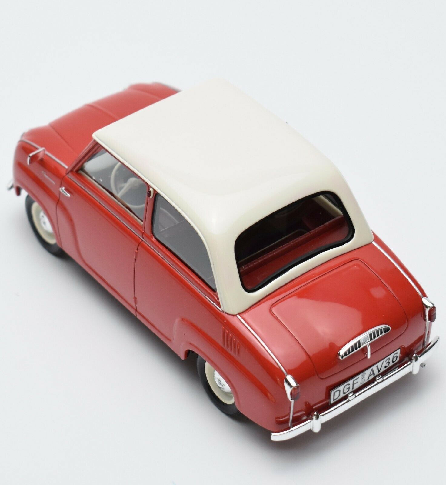 Schuco 1:18 Goggomobil Limousine Red 450009700