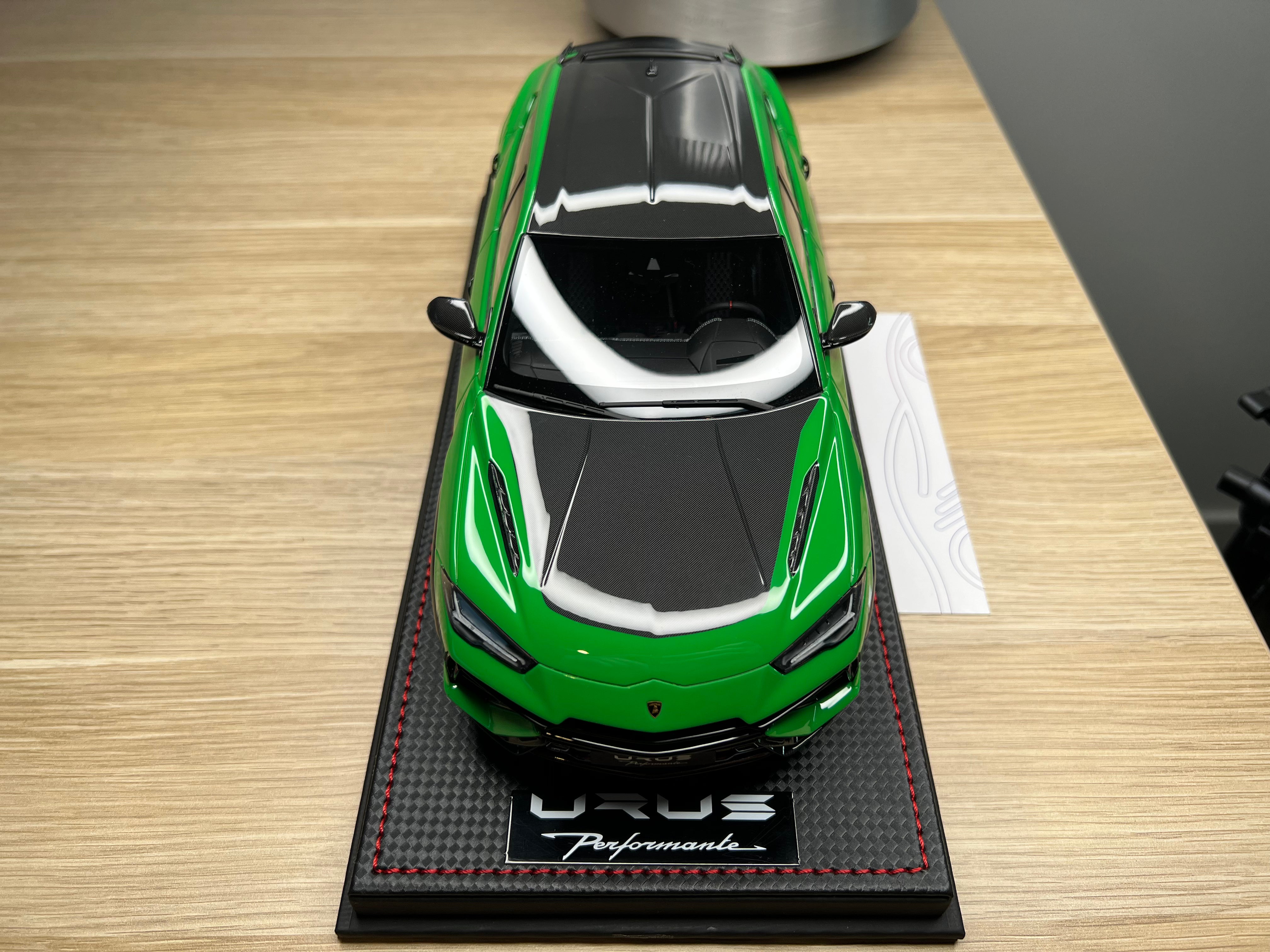 Lamborghini Urus Performante - Verde Viper - 1:18