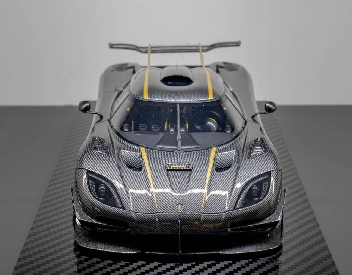 Koenigsegg Agera One:1 carbon gold 7107 - 1:18