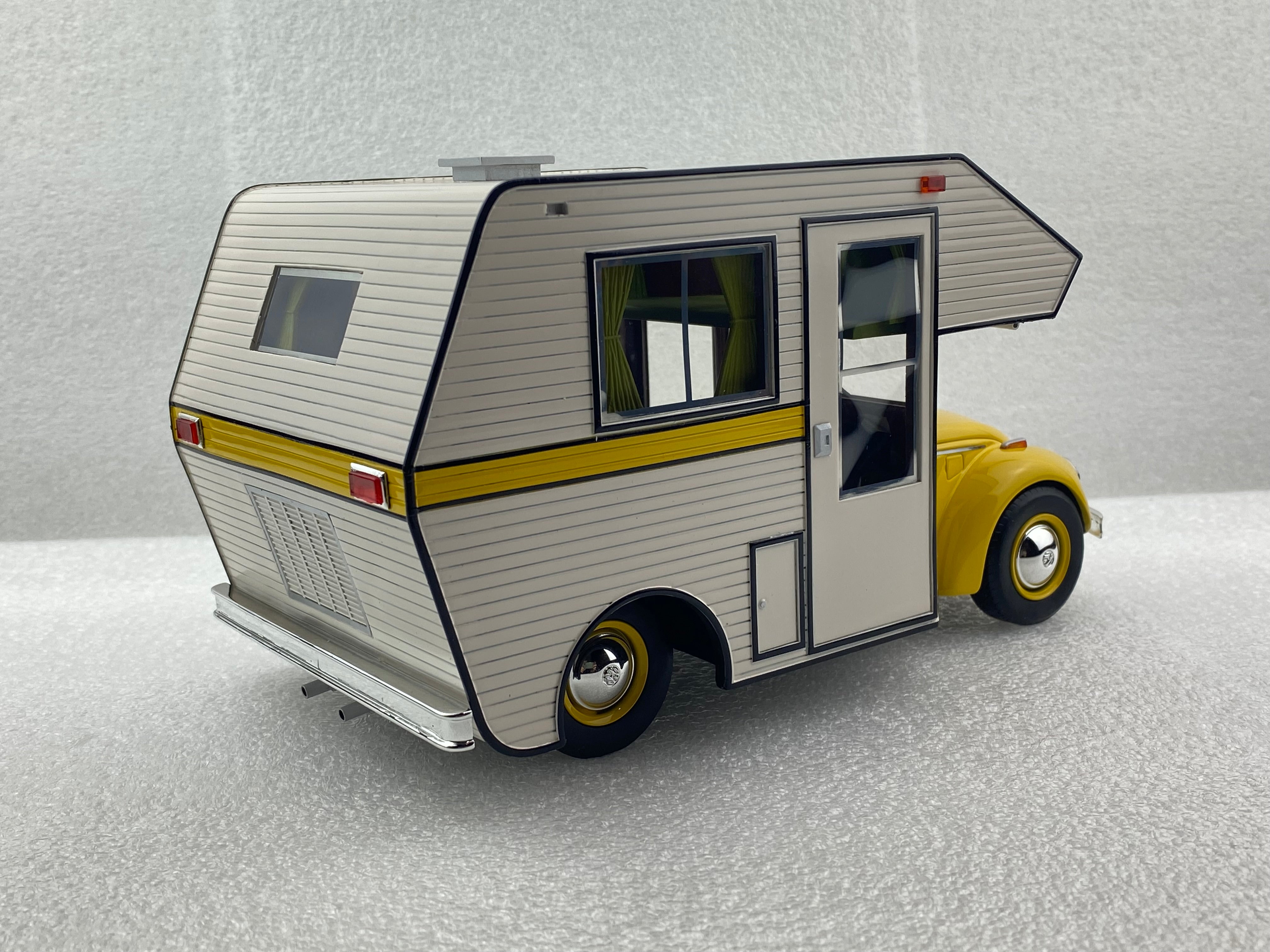 Schuco 1:18 Volkswagen Beetle Motorhome Yellow 450011300 (Clearance Final Sale)