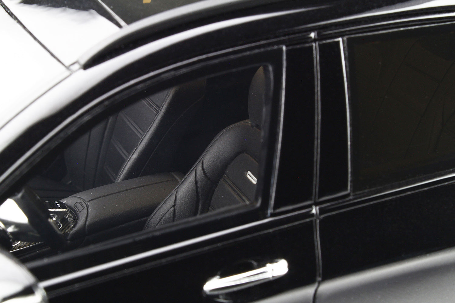 GT Spirit 1:18 Mercedes-AMG GLC 63 S Brabus 600 Black GT252