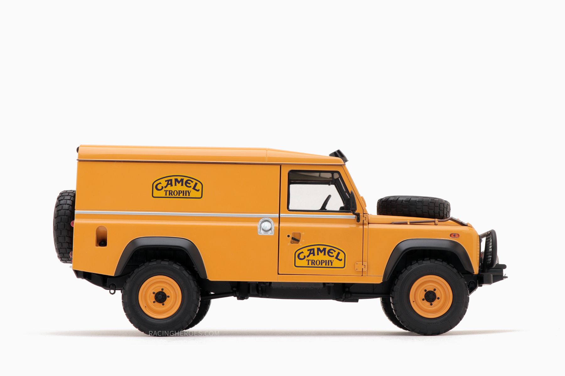 Land Rover Defender 110 “Camel Trophy” Support Unit Borneo 1:18 by Almost Real