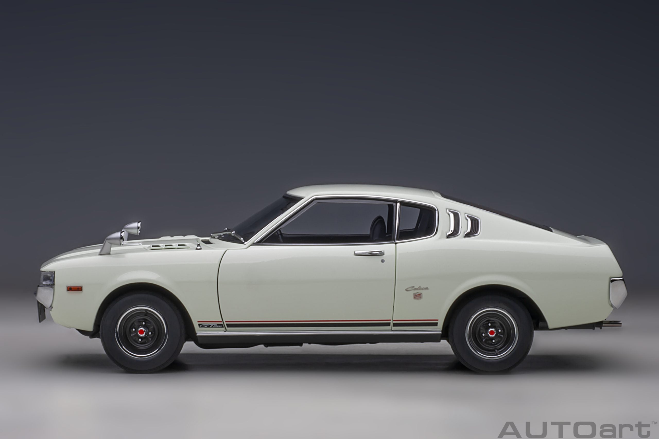 AUTOart 1:18 Toyota Celica Liftback 2000GT (RA25) 1973 (White) 78766