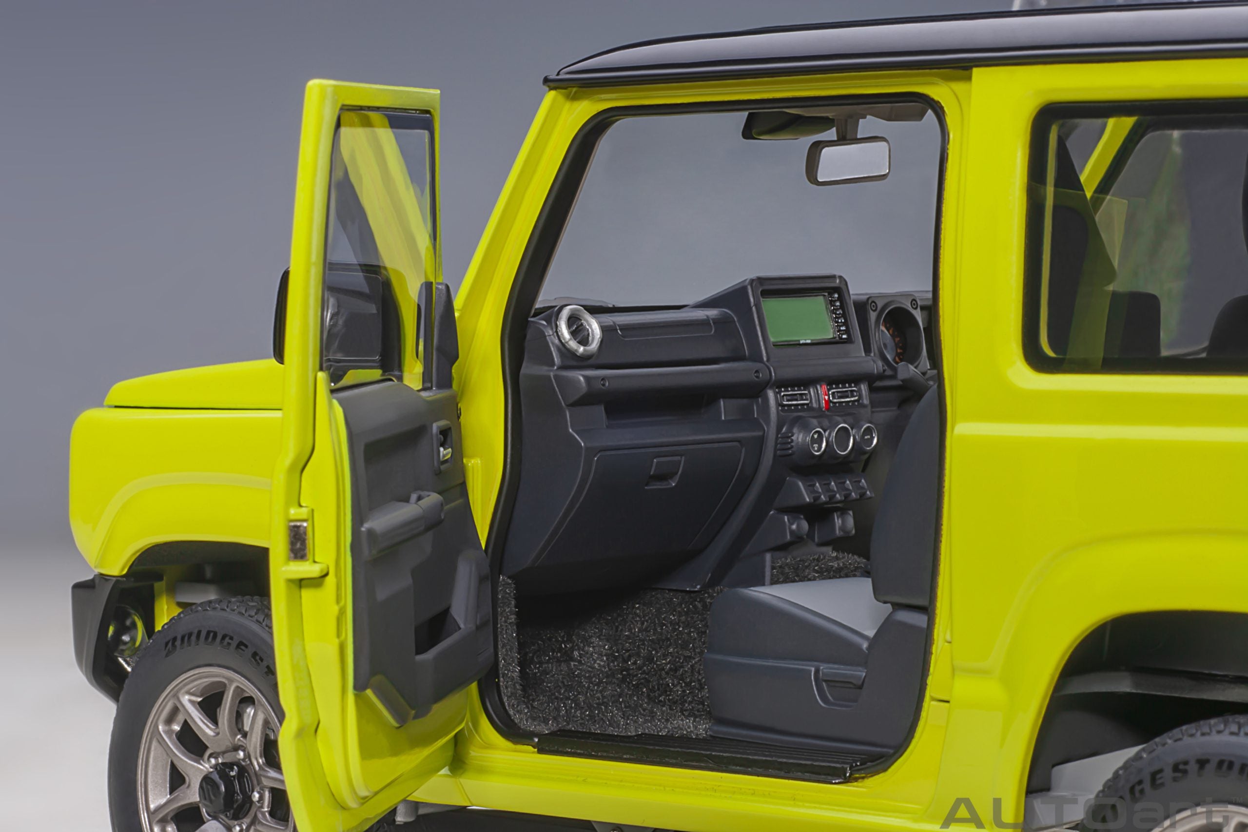 AUTOart 1:18 Suzuki Jimny (JB64) (Kinetic Yellow with Black roof) 78501