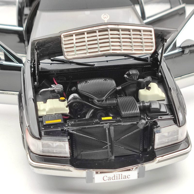1:18 GM Cadillac Fleetwood Sedan 1993 Black Diecast Miniature Model Car Edition Collection Auto Gift