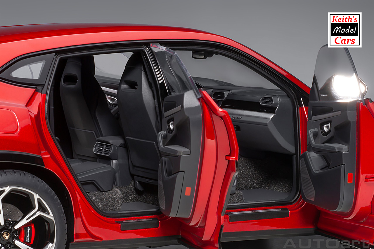 [1/18 Scale] Lamborghini Urus in Rosso Efesto by AUTOart Models